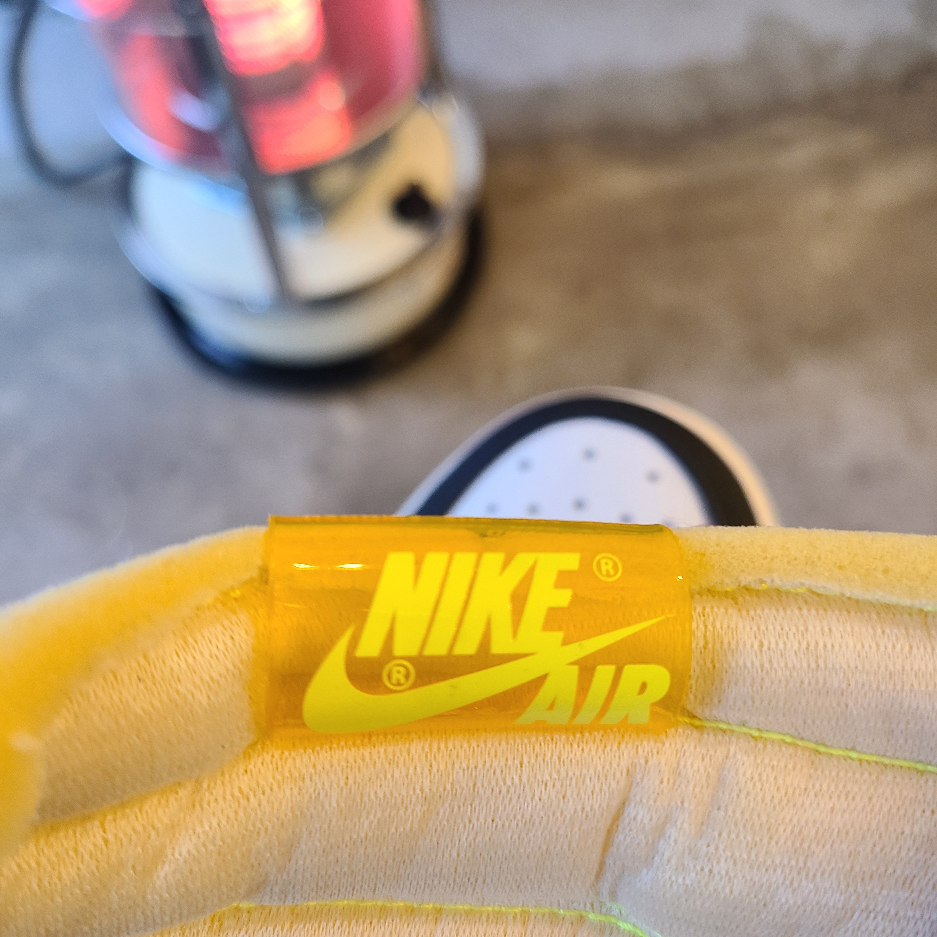 Jordan 1 Retro High OG Volt Gold 착용 스타일