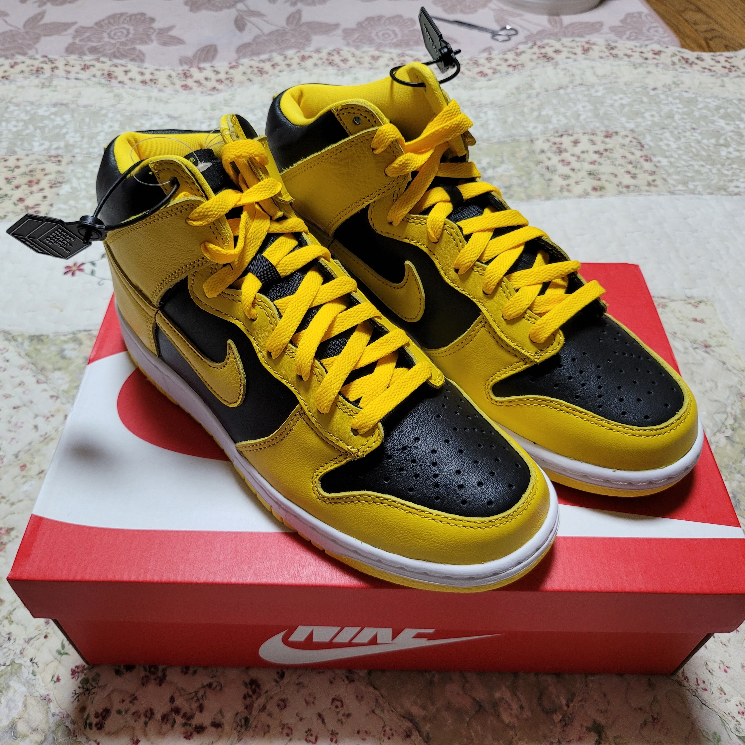 Nike Dunk High SP Varsity Maize 착용 스타일