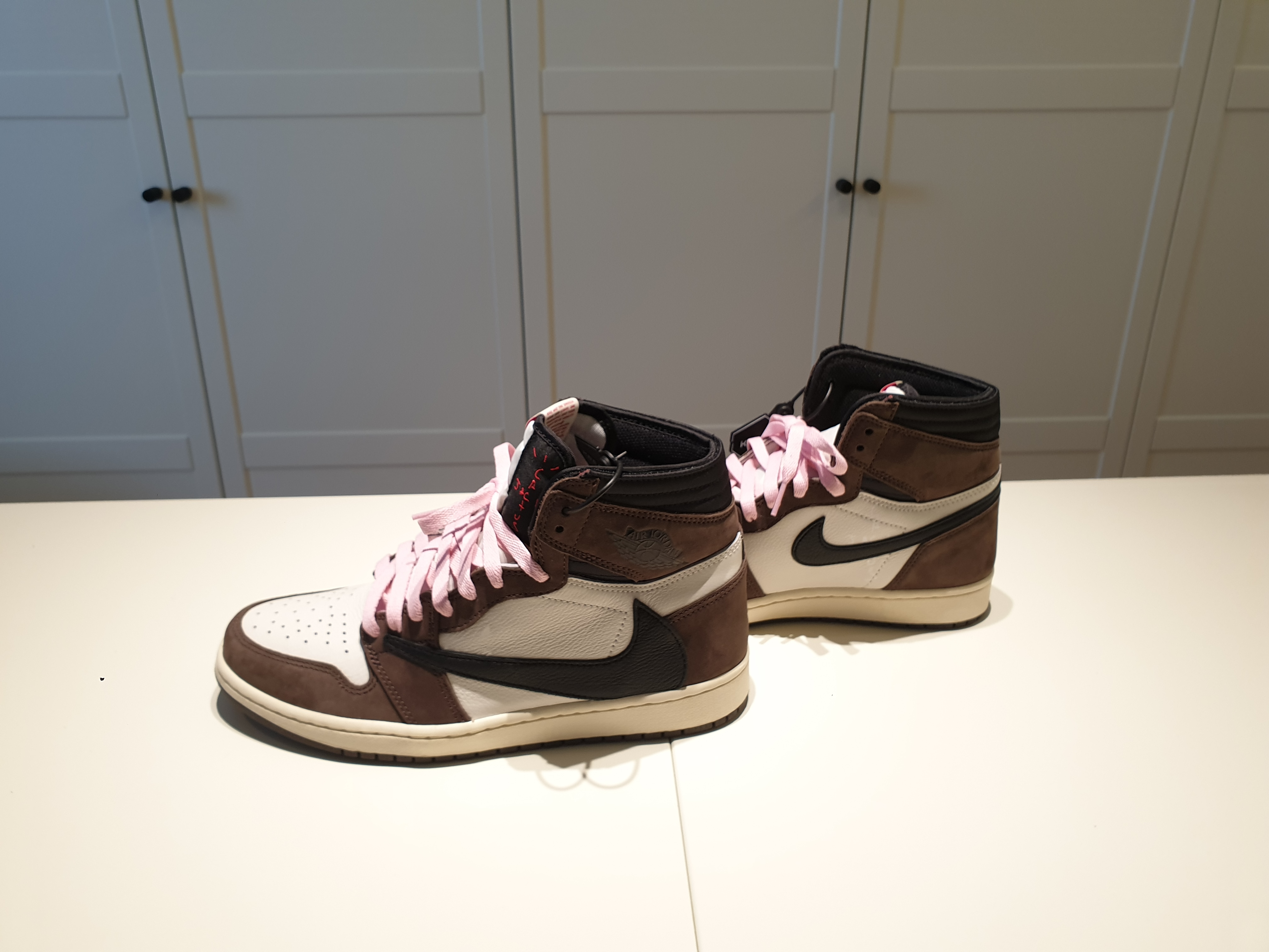 Jordan 1 x Travis Scott Retro High OG SP Mocha 착용 스타일