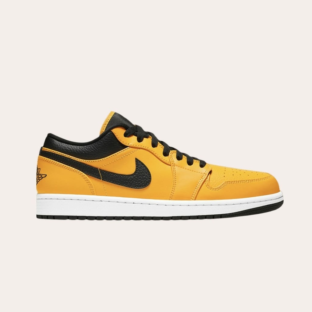 Jordan 1 Low University Gold Black 착용 스타일