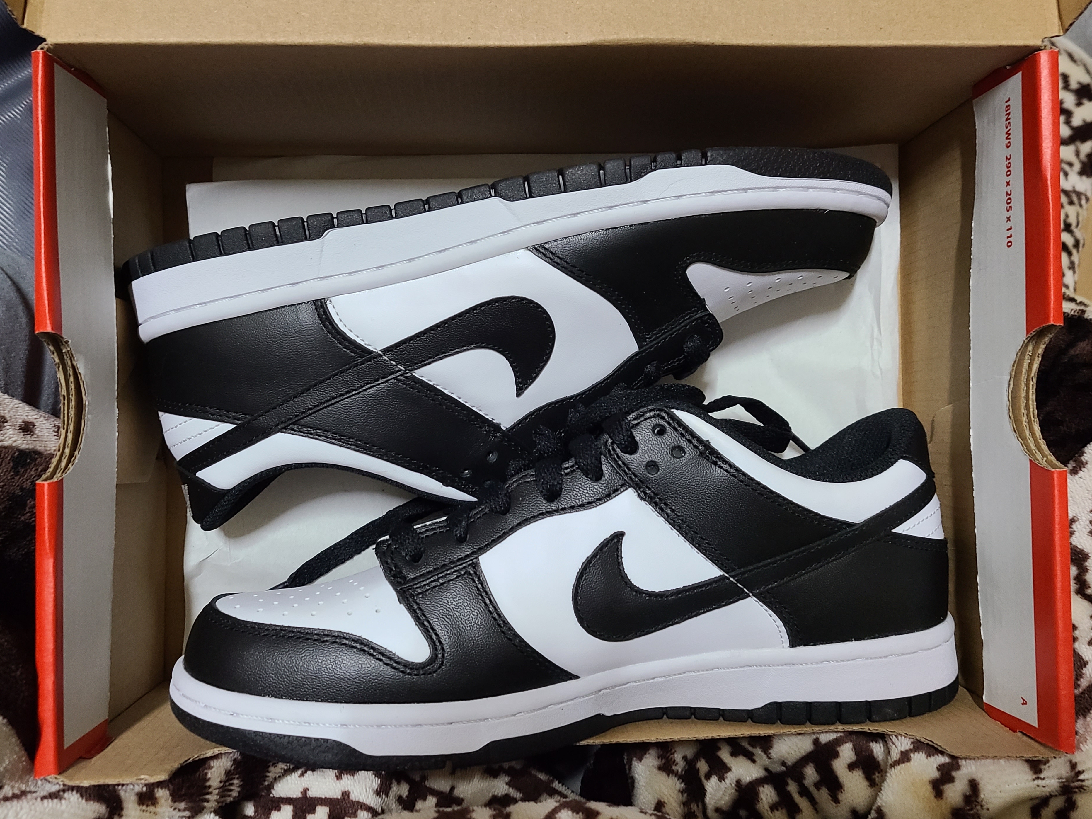 (GS) Nike Dunk Low Black 착용 스타일