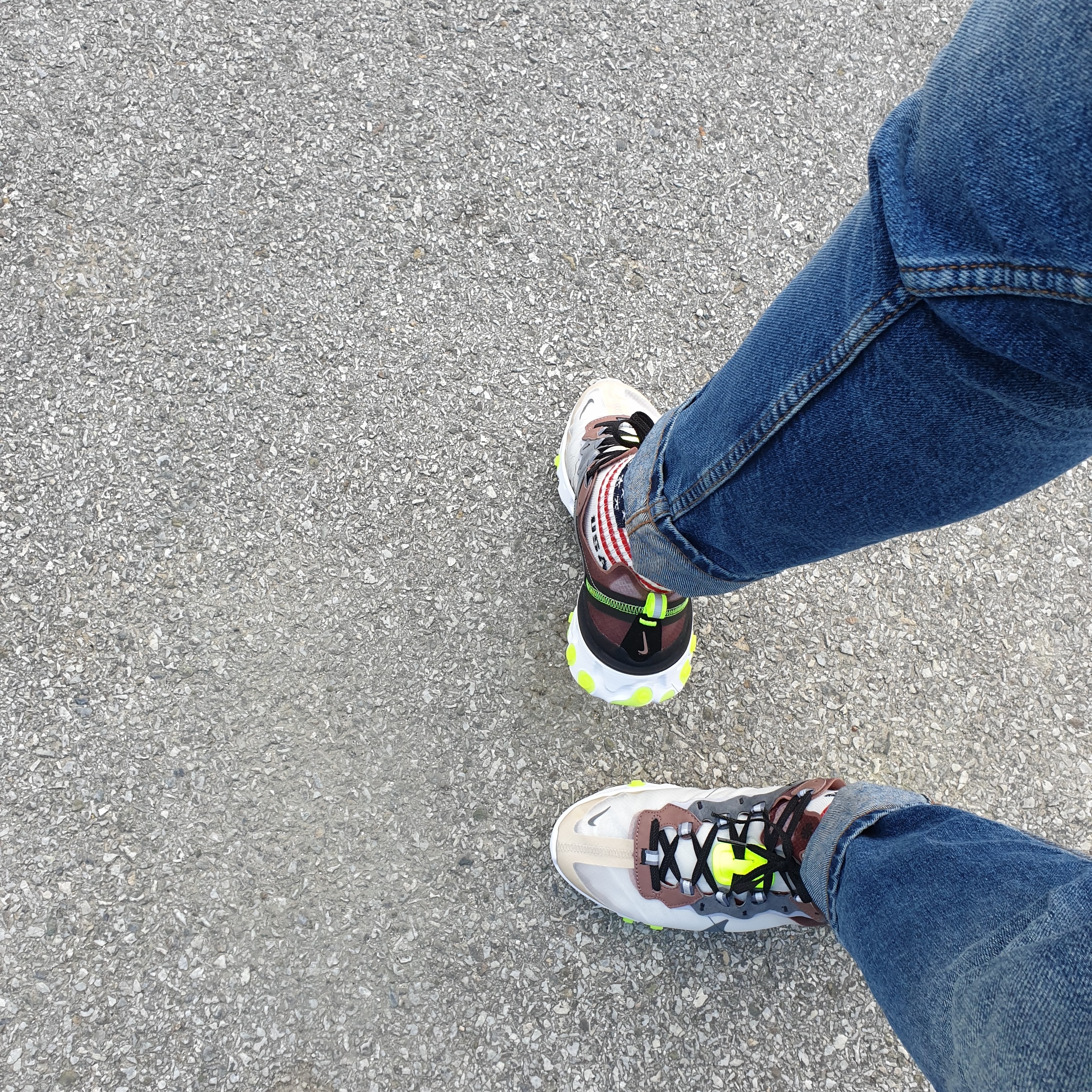 Nike React Element 87 Desert Sand 착용 스타일 - 3