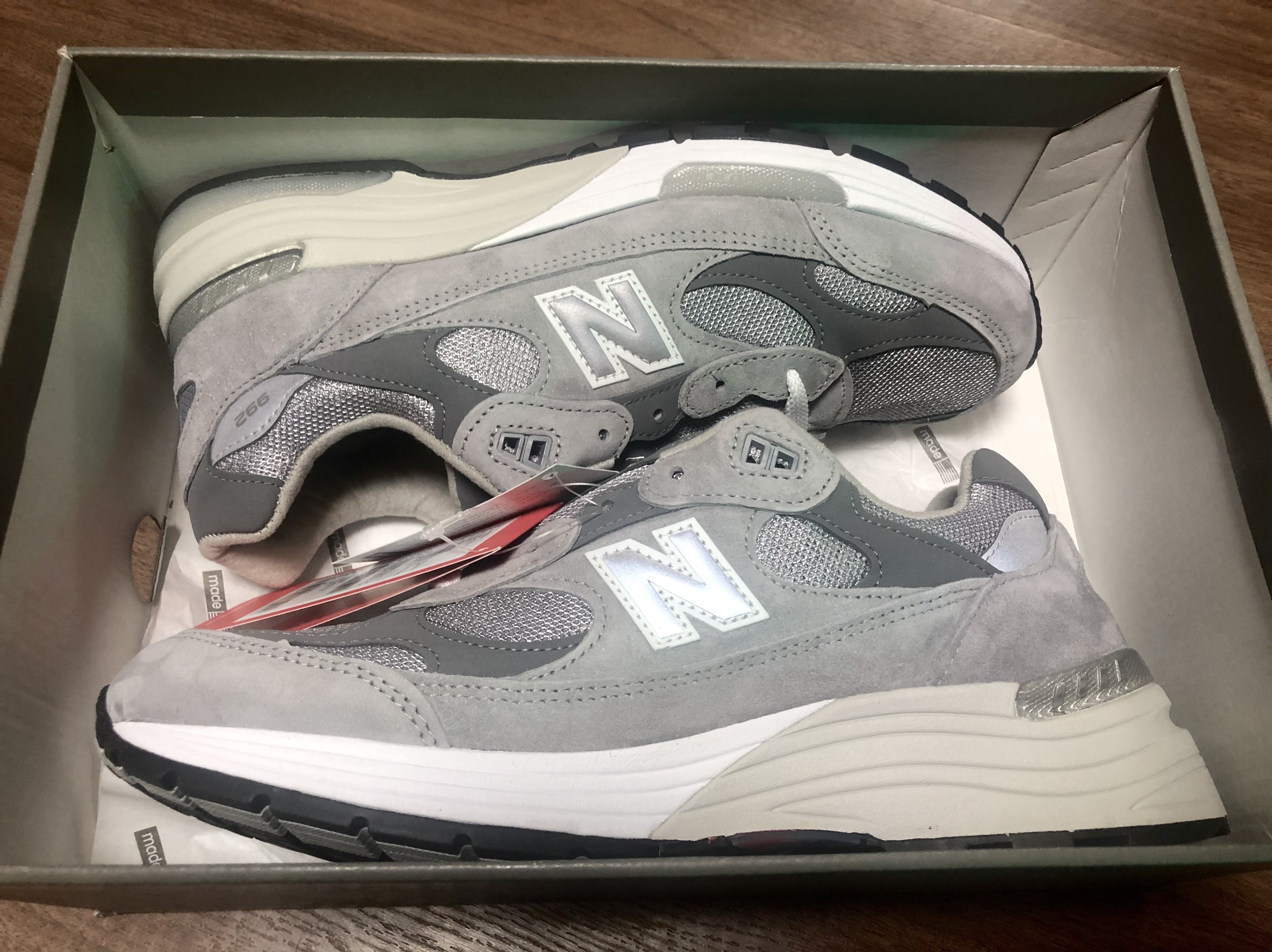 New Balance 992 Made in USA Grey - D Standard 착용 스타일 - 1