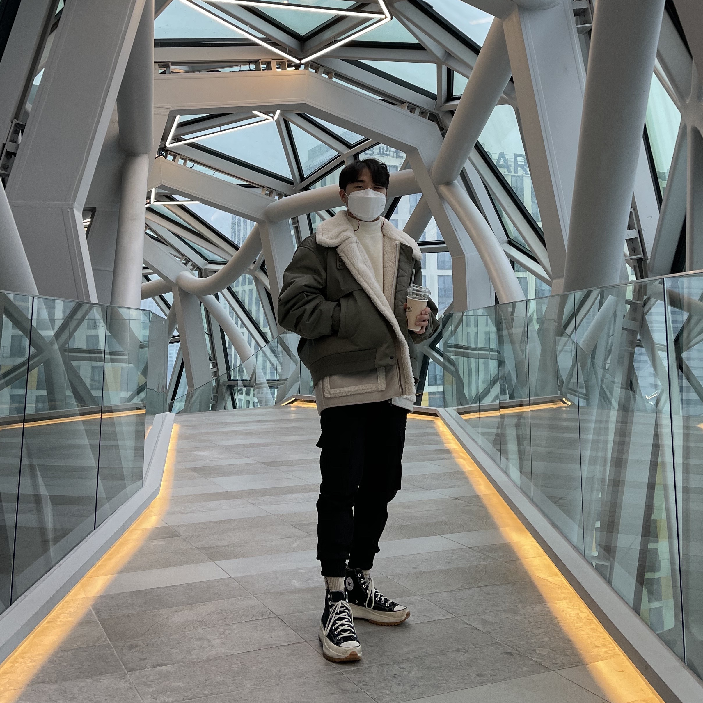Converse x JW Anderson Run Star Hike Hi Black 착용 스타일