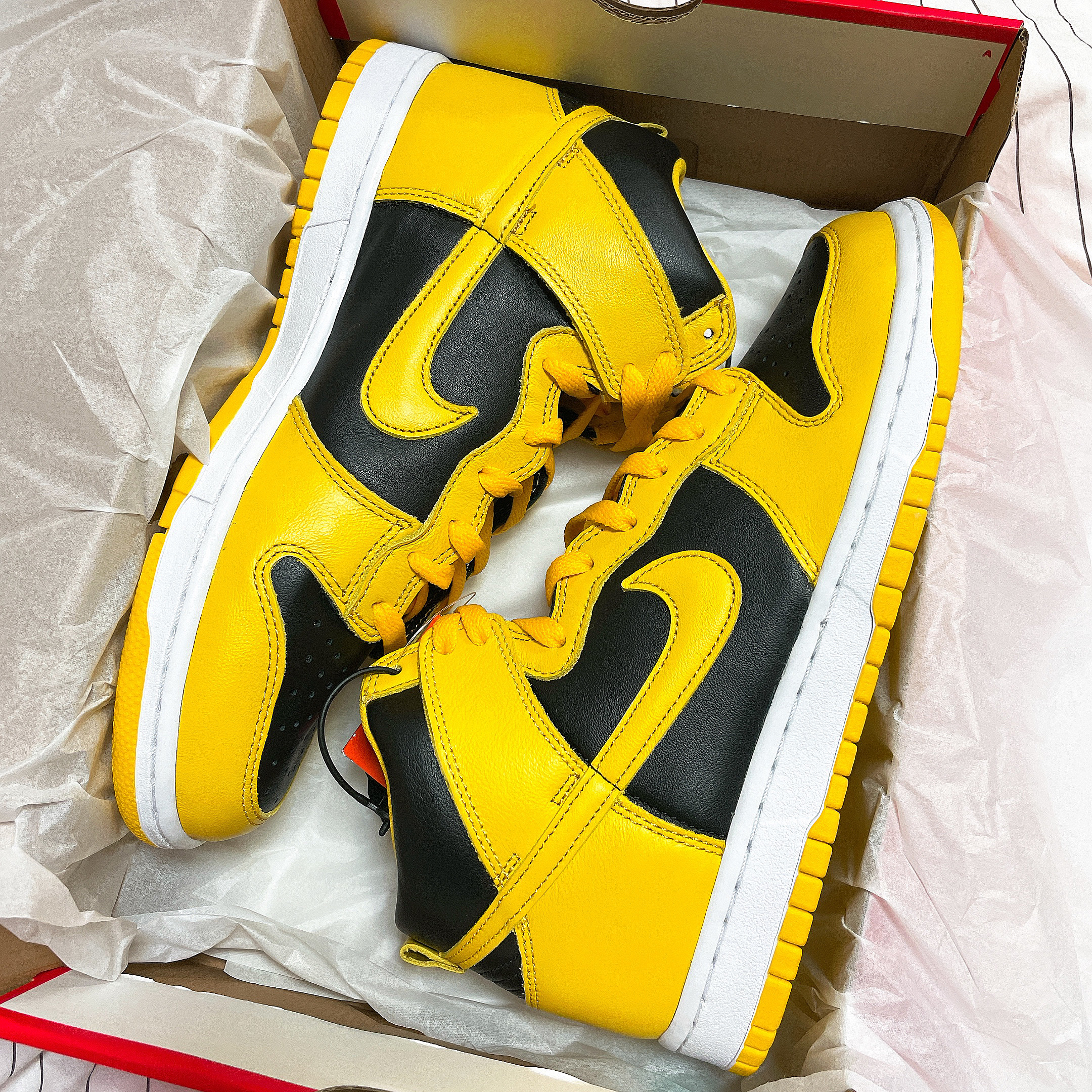 Nike Dunk High SP Varsity Maize 착용 스타일