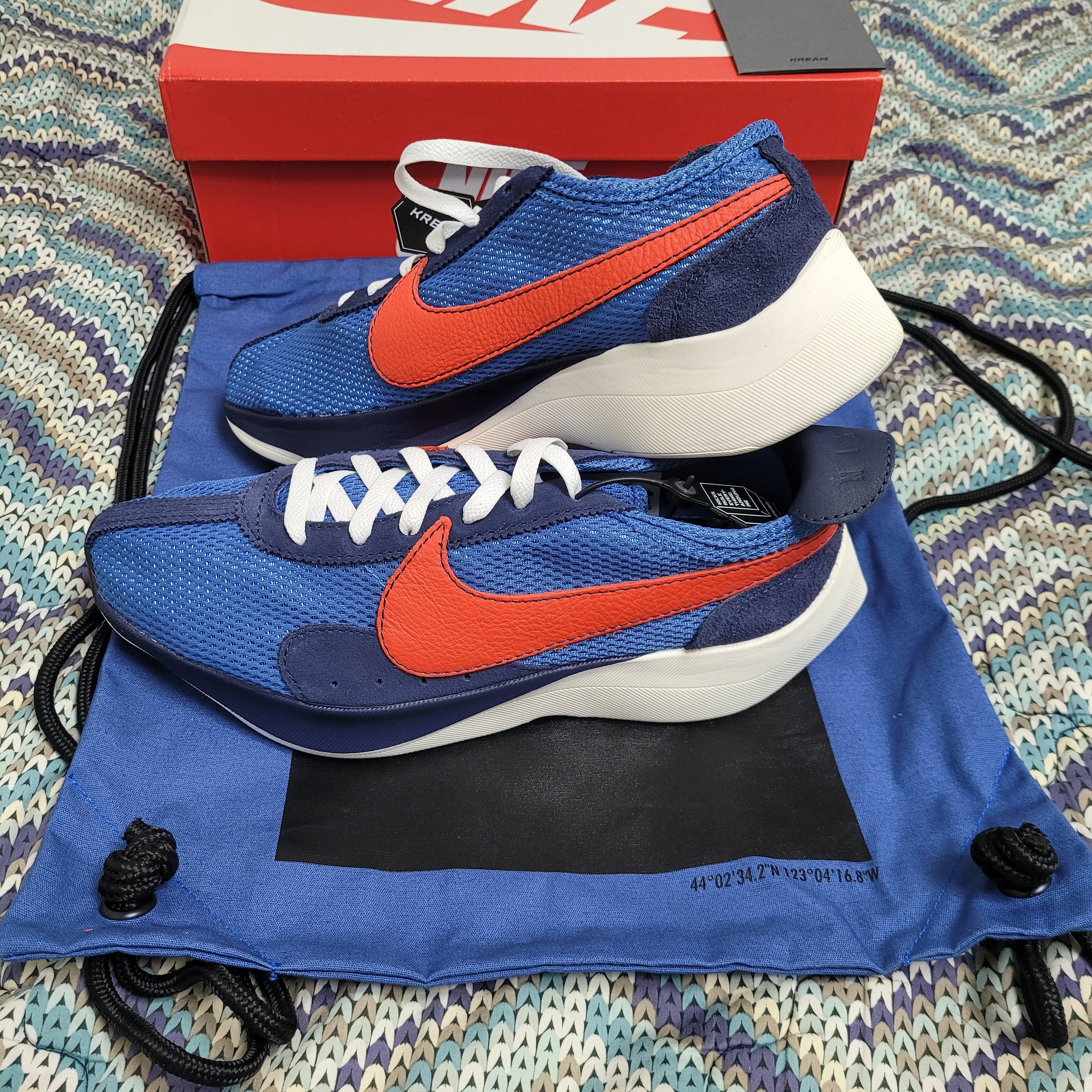 Nike Moon Racer Mountain Blue Team Orange 착용 스타일