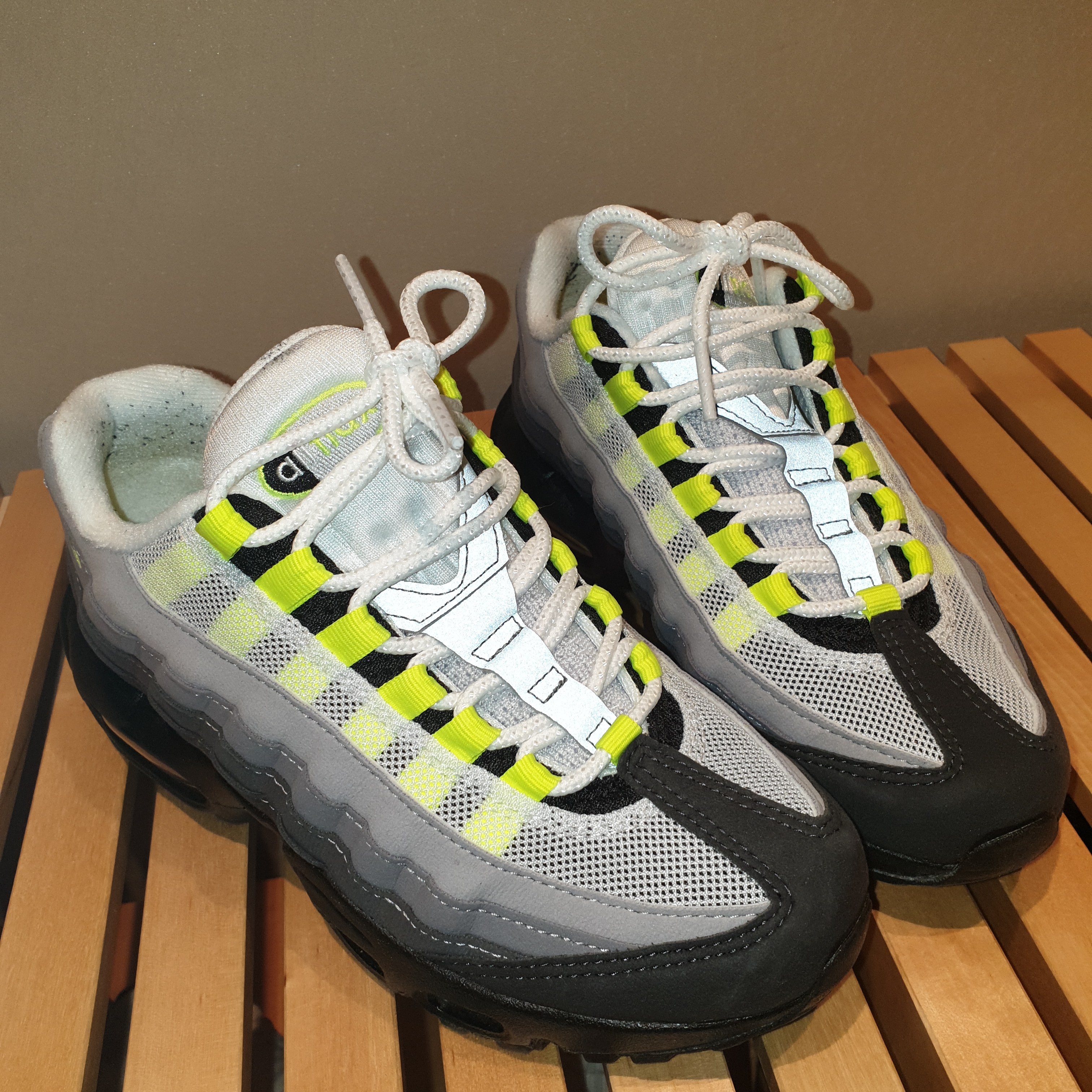 (GS) Nike Air Max 95 OG Neon Yellow 2020 착용 스타일
