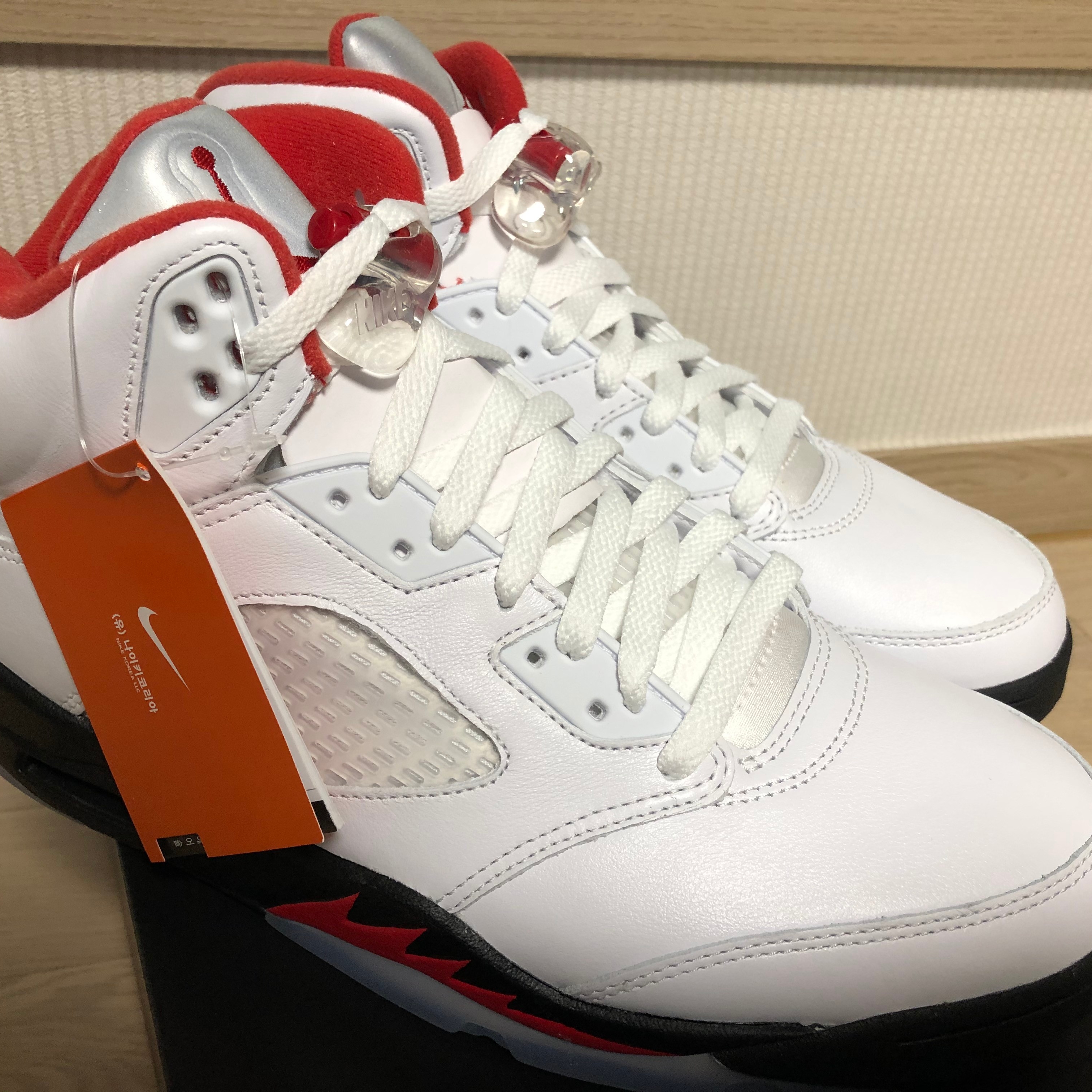 Jordan 5 Retro Fire Red Silver Tongue 2020 착용 스타일