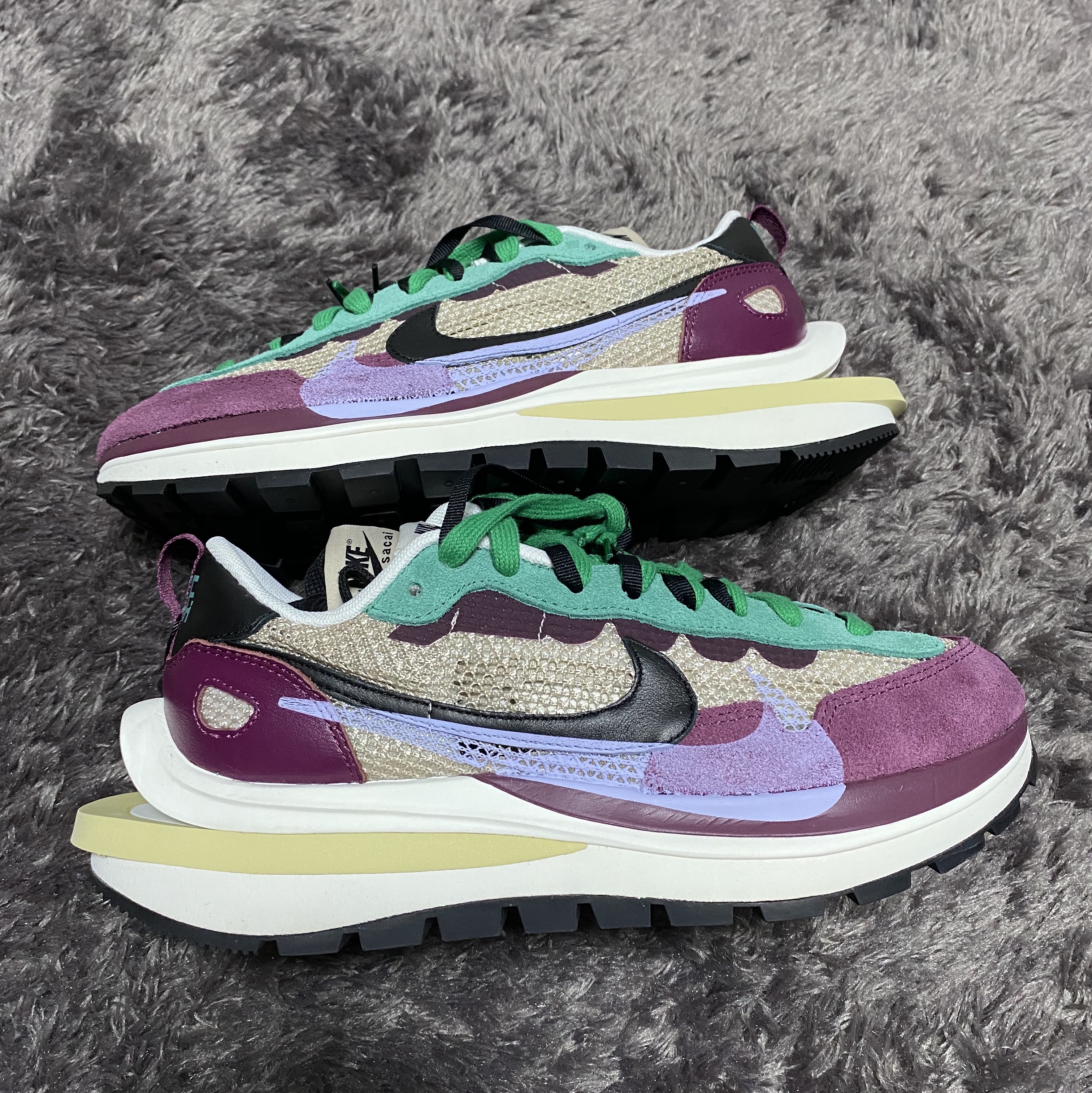 Nike x Sacai VaporWaffle String & Black Villain Red 착용 스타일