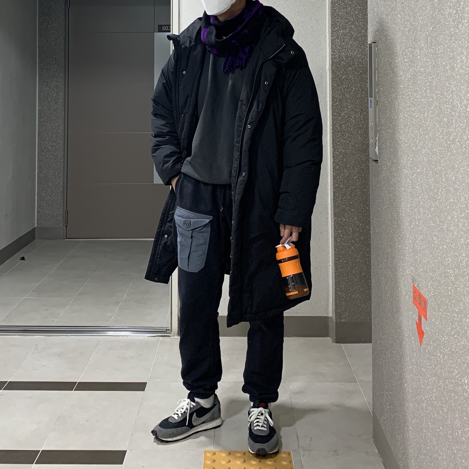Nike Daybreak SP Black Metallic Silver 착용 스타일
