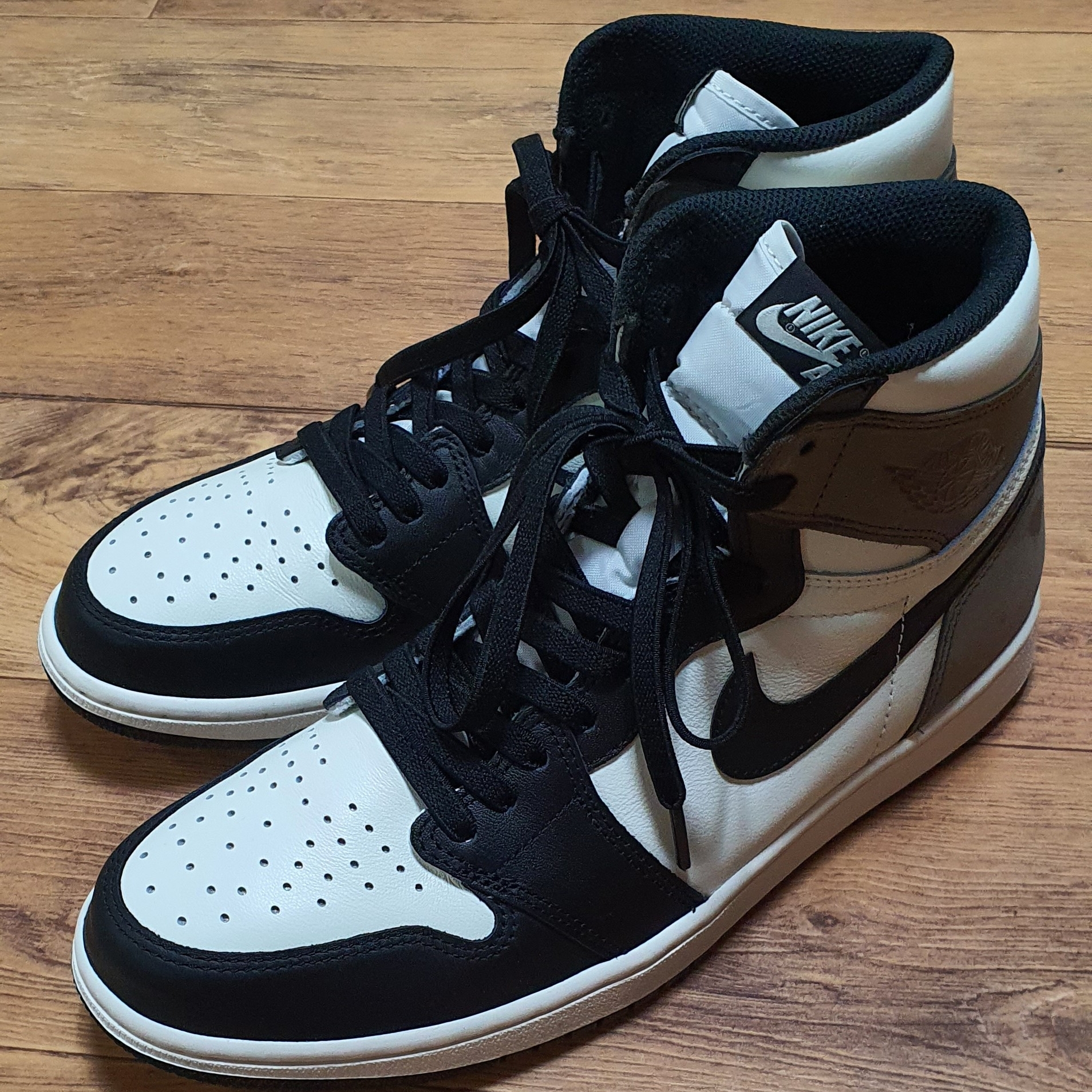 Jordan 1 Retro High OG Black Mocha 착용 스타일
