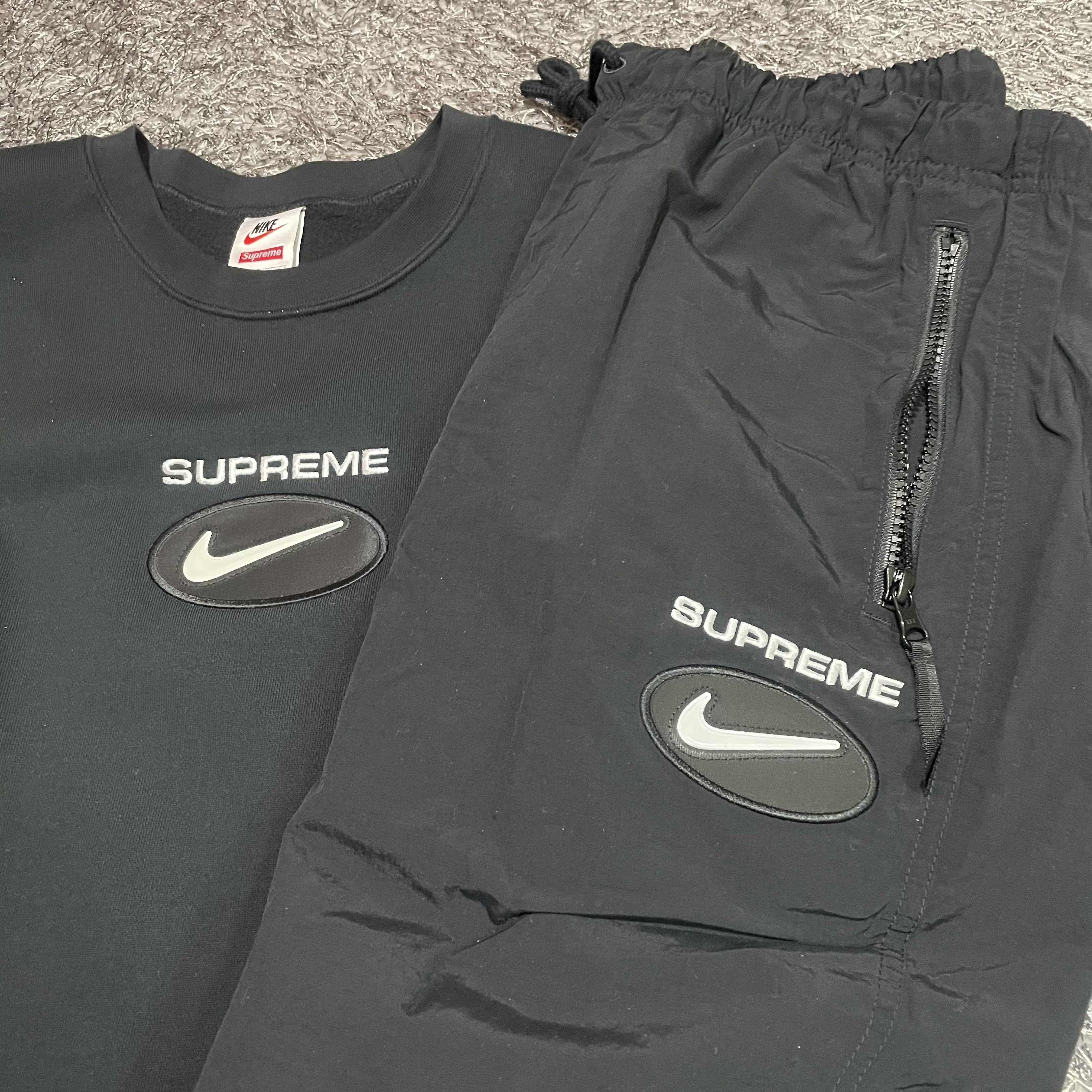 Supreme x Nike Jewel Crewneck Black - 20FW, Supreme x Nike Jewel Reversible Ripstop Pants Black - 20FW 착용 스타일
