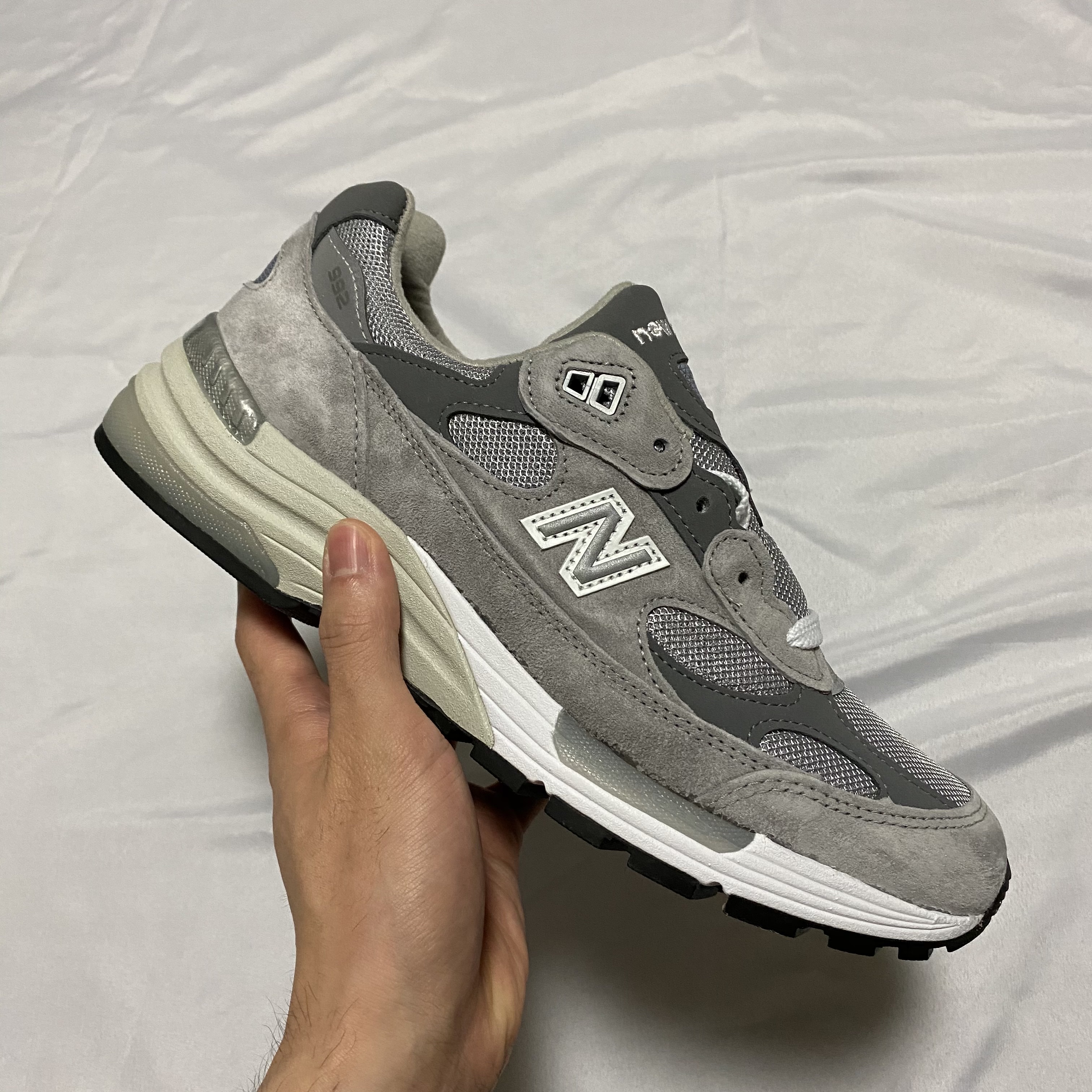 New Balance 992 Made in USA Grey - D Standard 착용 스타일