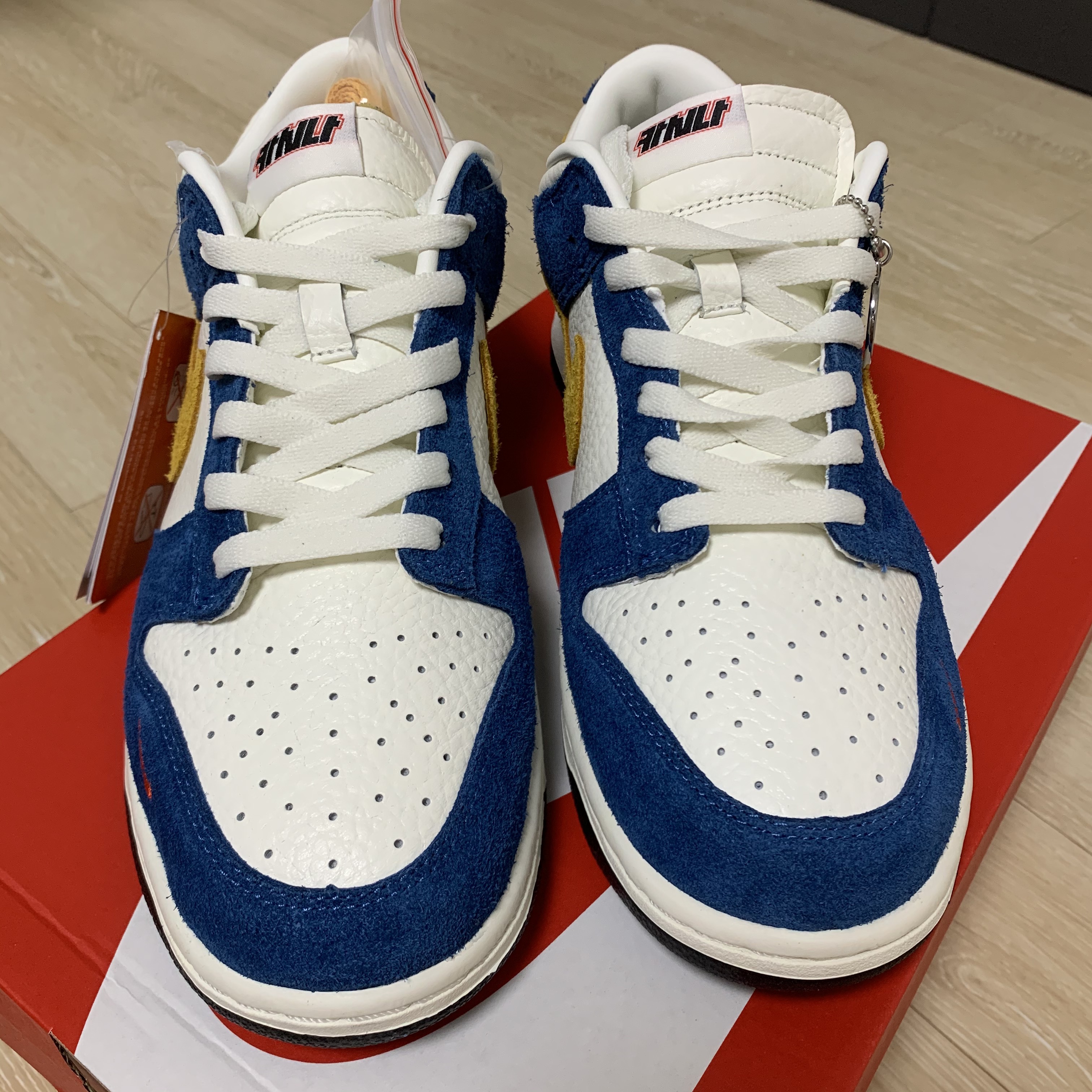 Nike x Kasina Dunk Low 80's Bus 착용 스타일