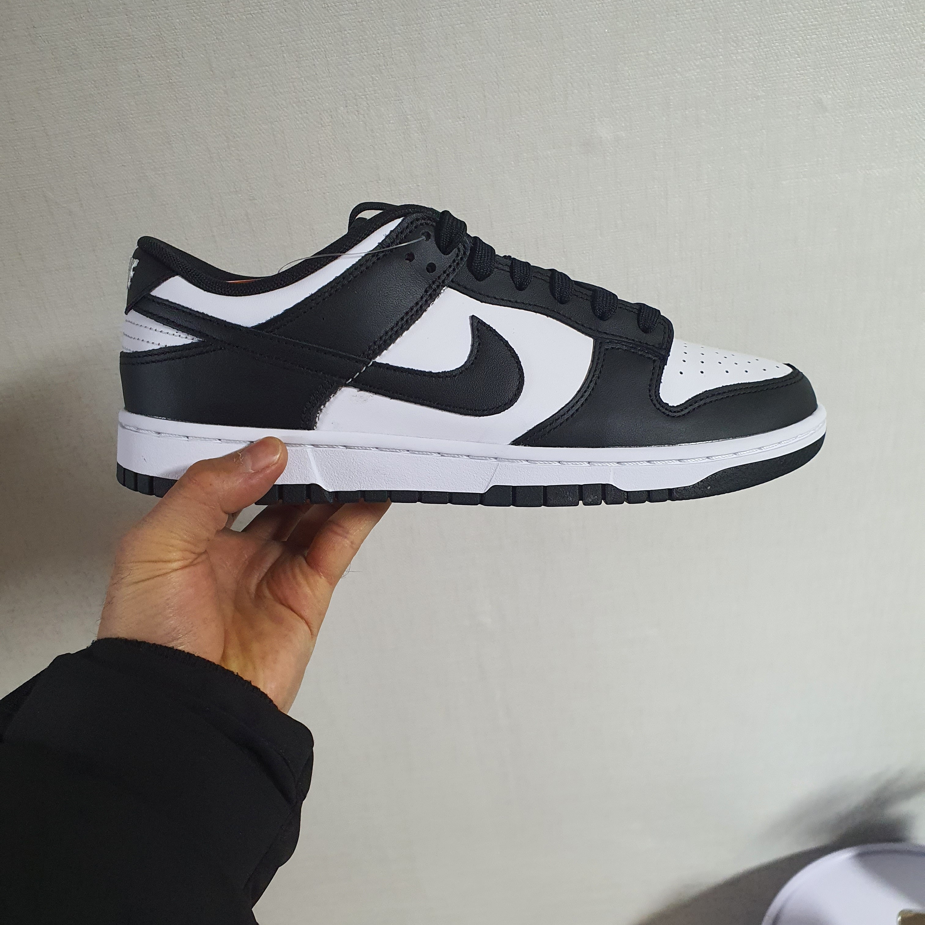 Nike Dunk Low Retro Black 착용 스타일 - 1