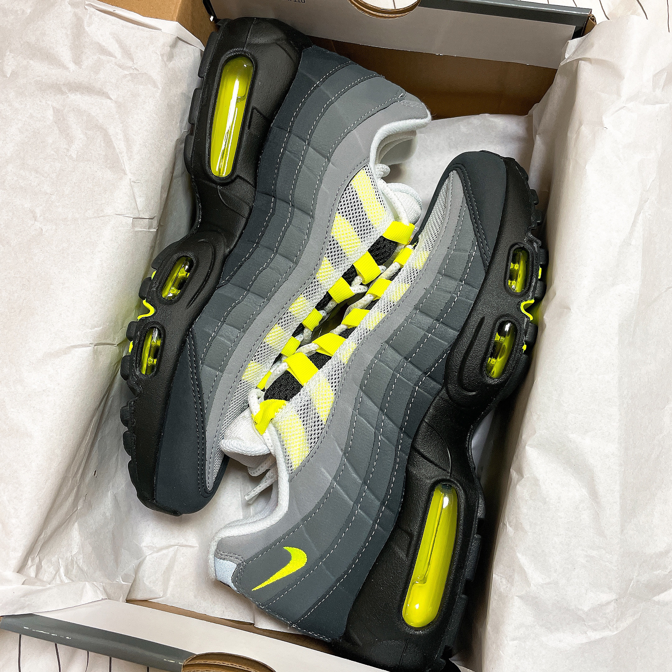 Nike Air Max 95 OG Neon Yellow 2020 착용 스타일