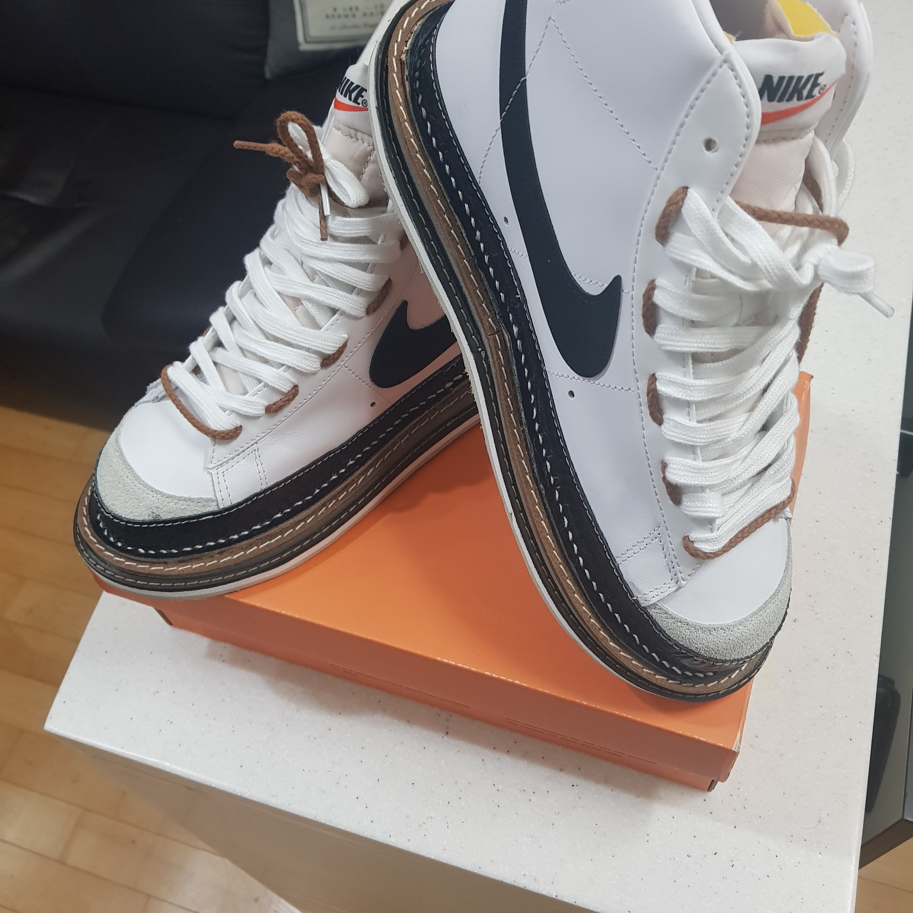 Nike Blazer Mid '77 Vintage White Black 착용 스타일 - 1