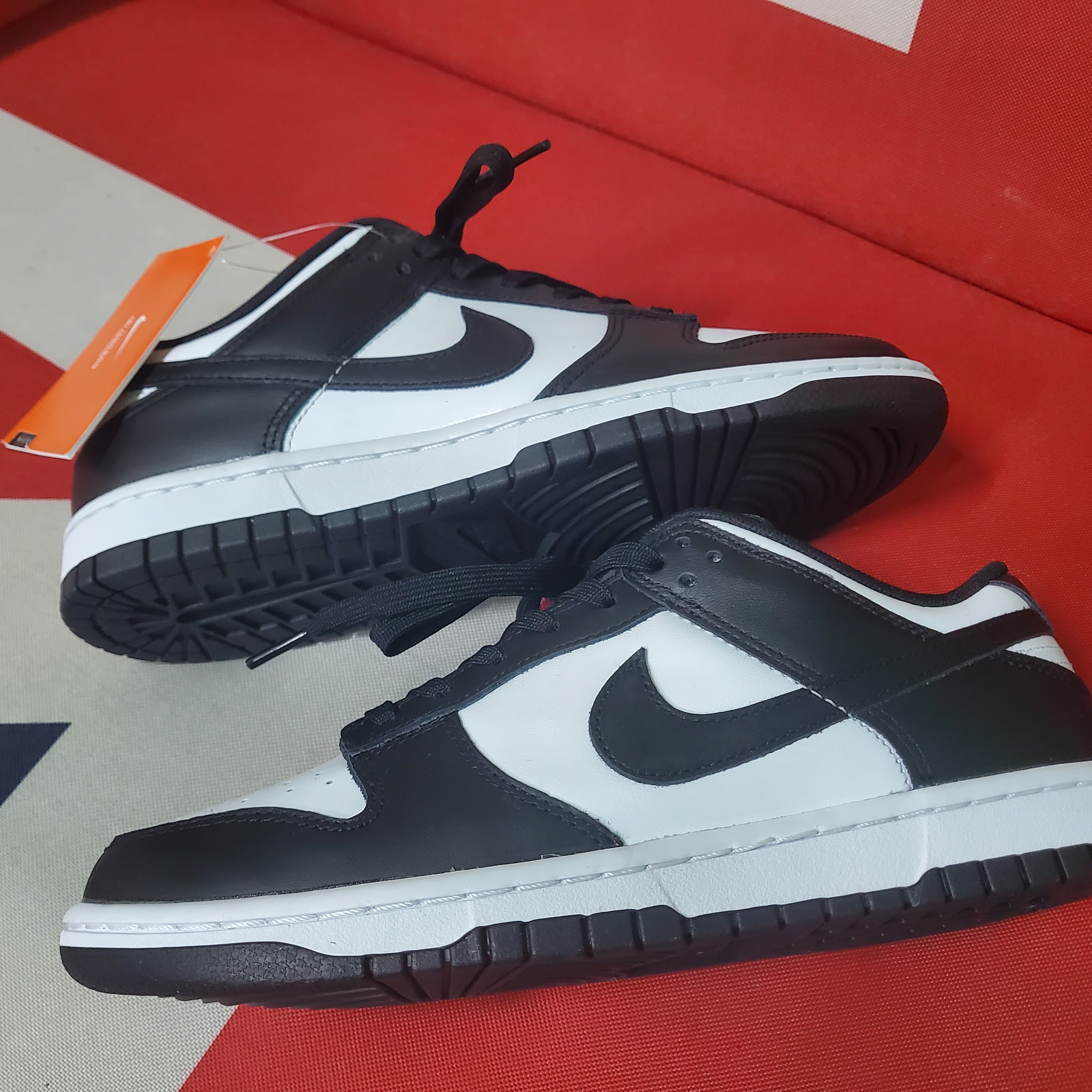Nike Dunk Low Retro Black 착용 스타일 - 2