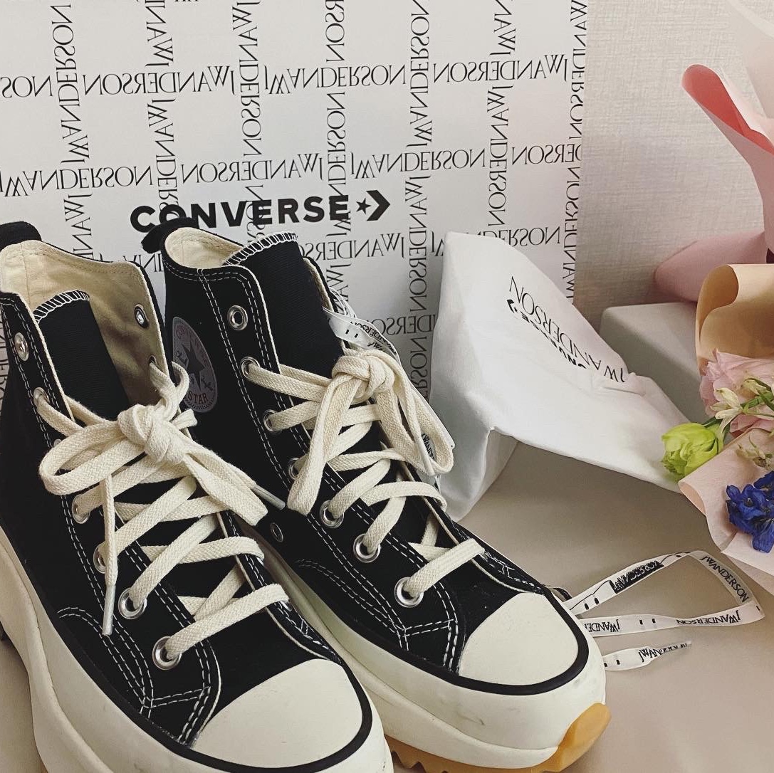 Converse x JW Anderson Run Star Hike Hi Black 착용 스타일 - 2