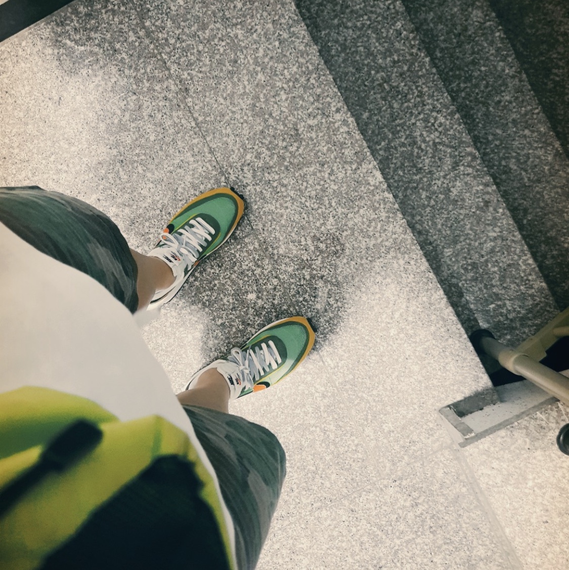 Nike x Sacai LDWaffle Green Multi 착용 스타일