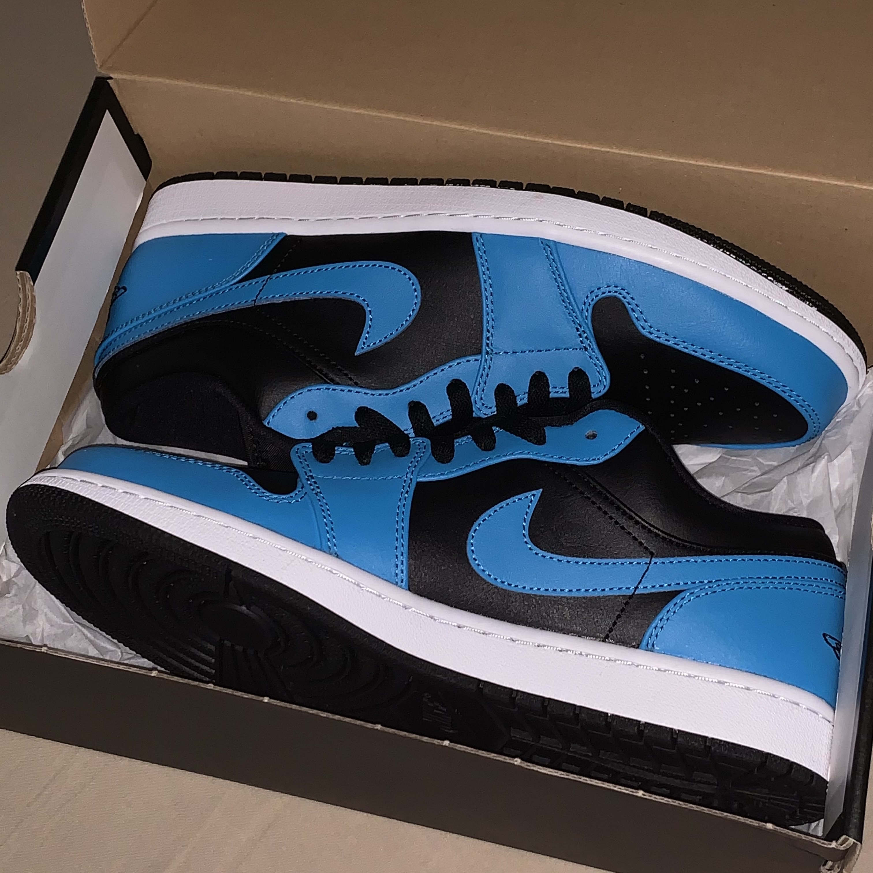 Jordan 1 Low Laser Blue 착용 스타일