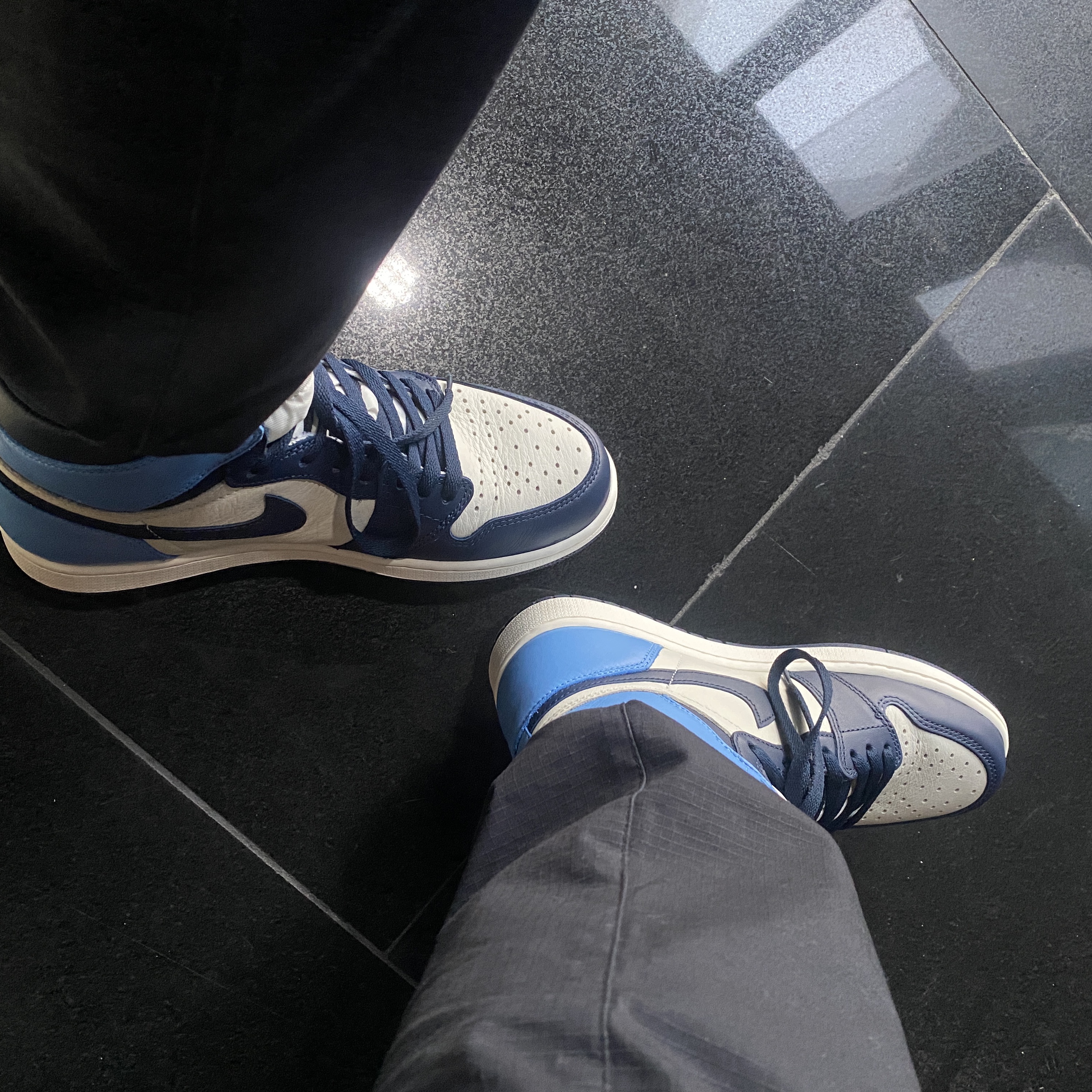 Jordan 1 Retro High Obsidian UNC 착용 스타일