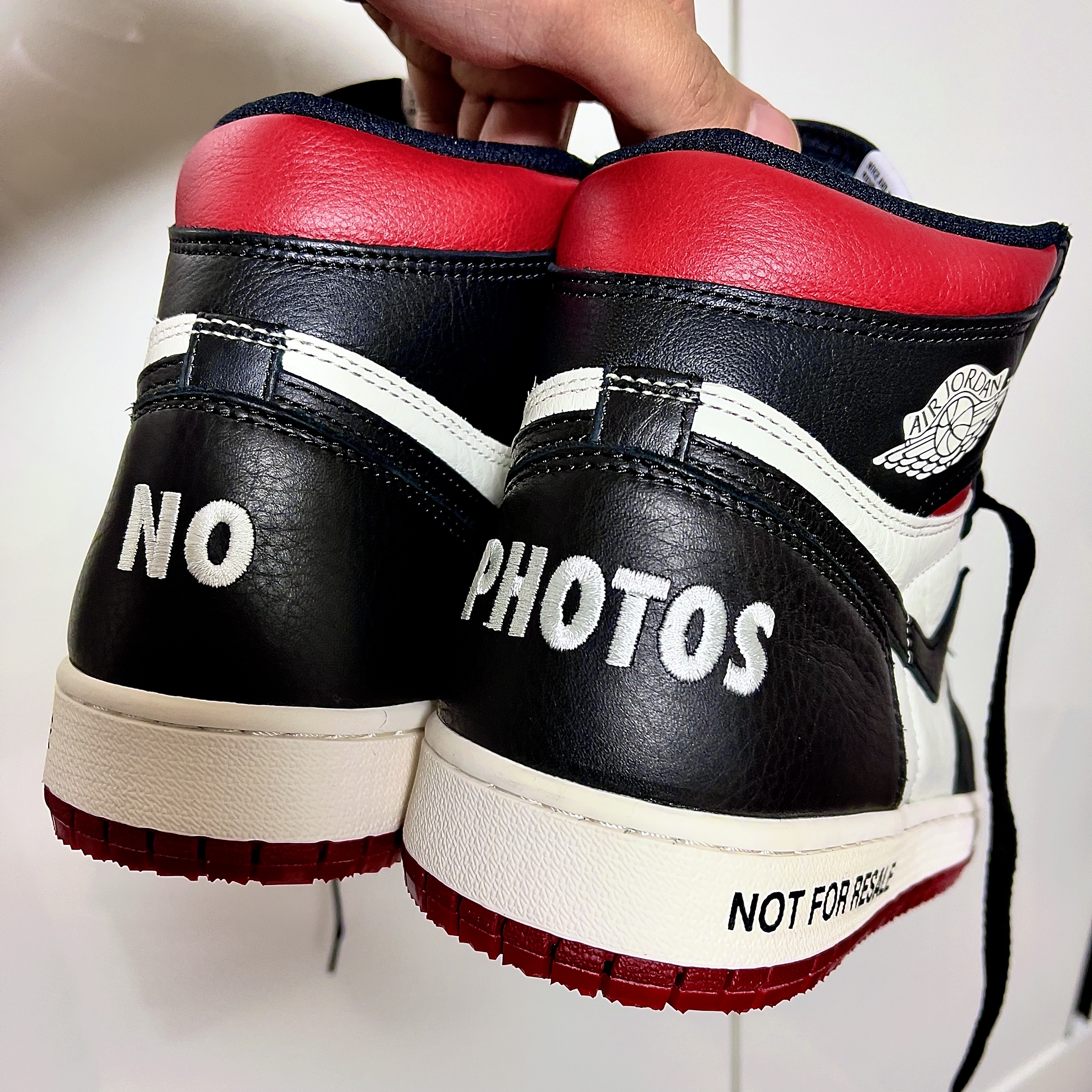 Jordan 1 Retro High Not for Resale Varsity Red 착용 스타일