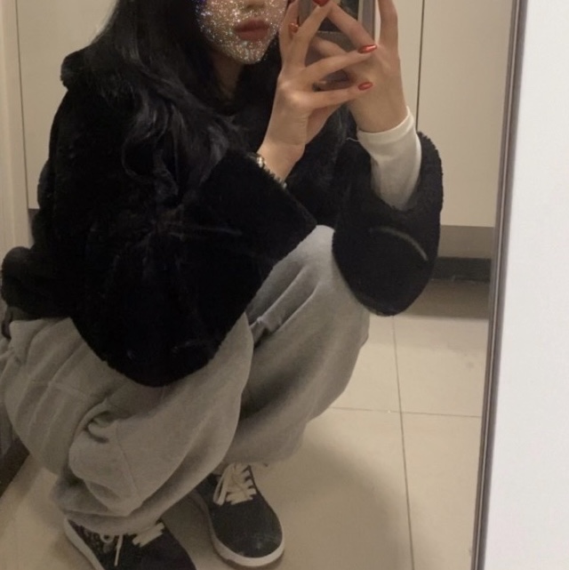 Dior B27 Low-Top Sneakers Gray 착용 스타일