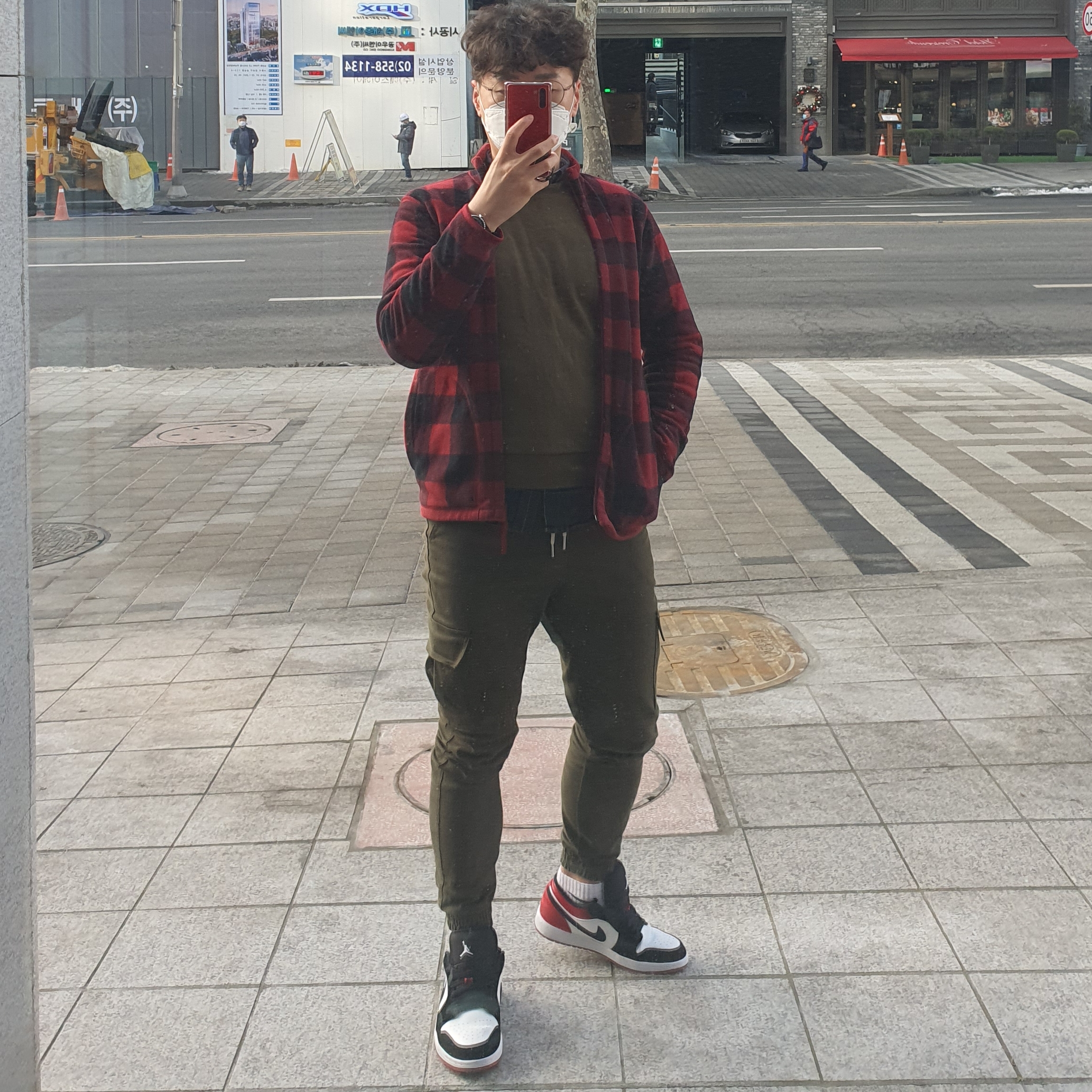 Jordan 1 Low Black Toe 착용 스타일 - 3