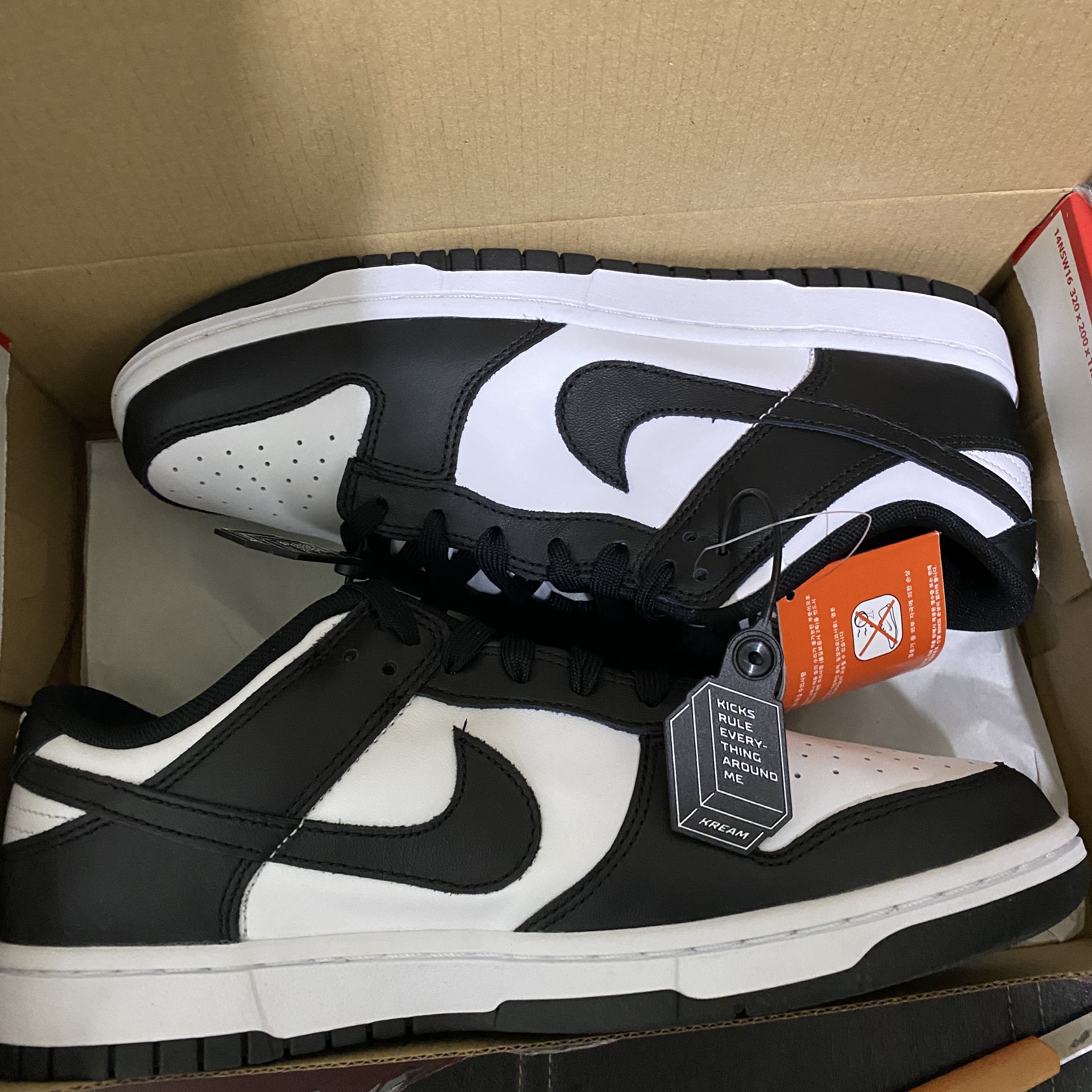 Nike Dunk Low Retro Black 착용 스타일