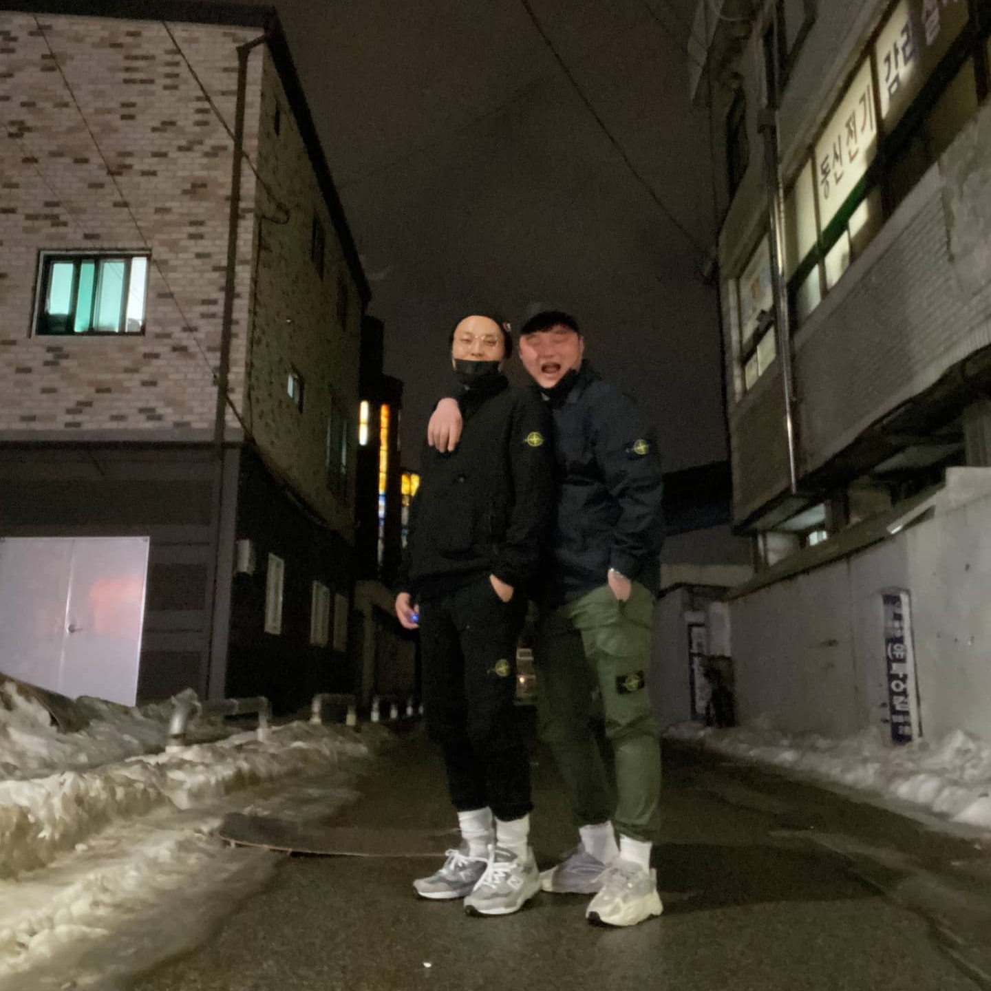 Adidas Yeezy Boost 700 V2 Static 2018 착용 스타일