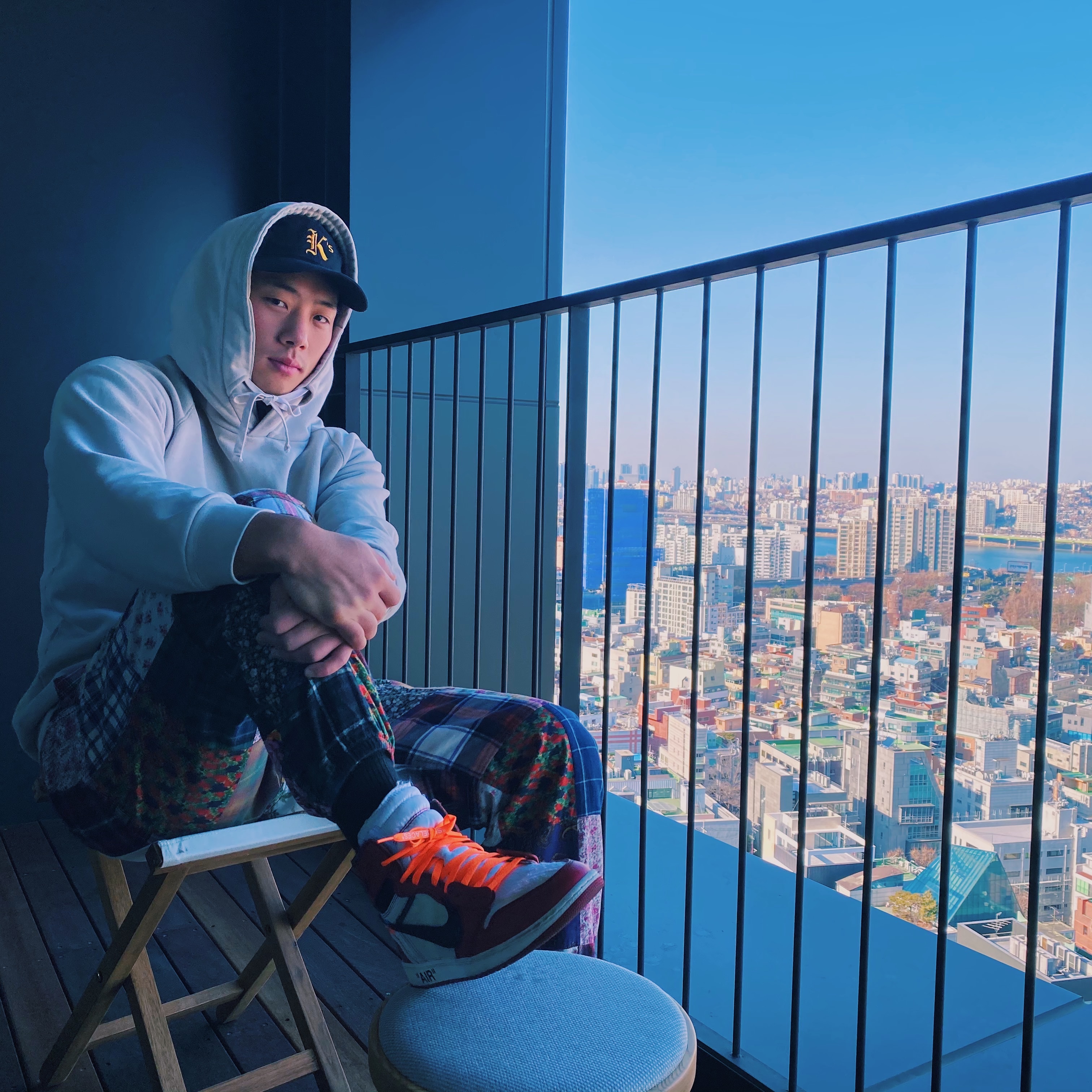 Jordan 1 x Off-White Retro High Chicago The Ten μ°©μ© μ€νμΌ