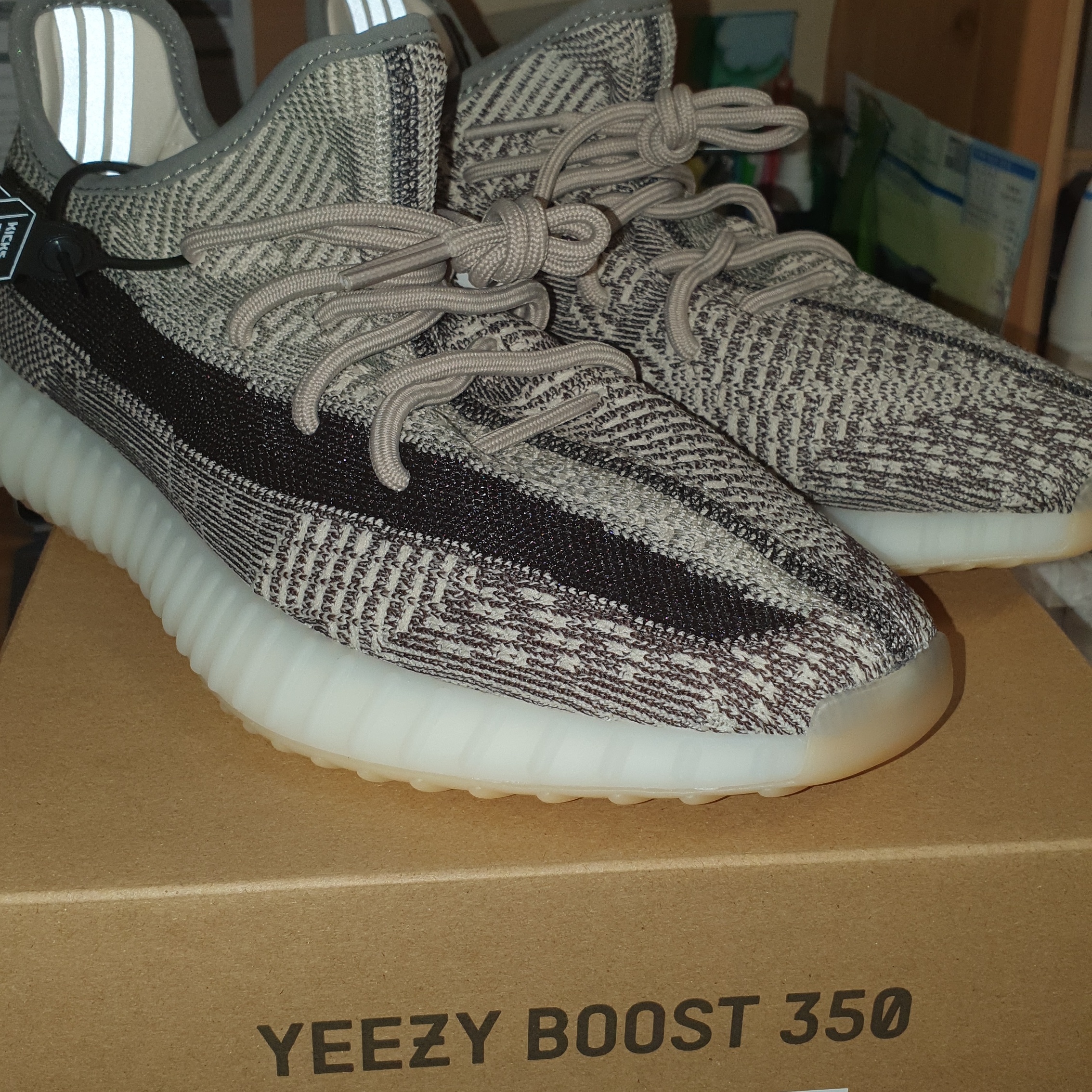 Adidas Yeezy Boost 350 V2 Zyon 착용 스타일