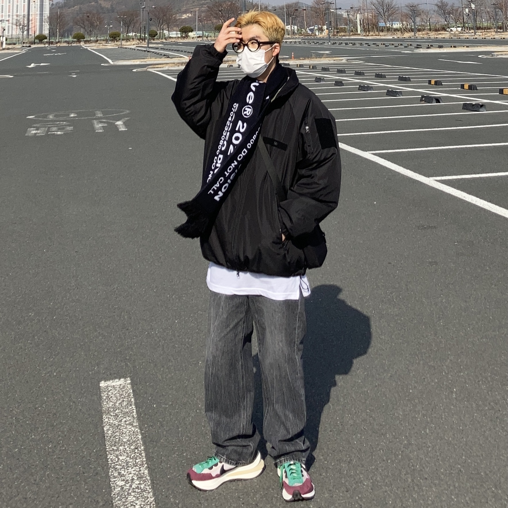 Nike x Sacai VaporWaffle String & Black Villain Red 착용 스타일