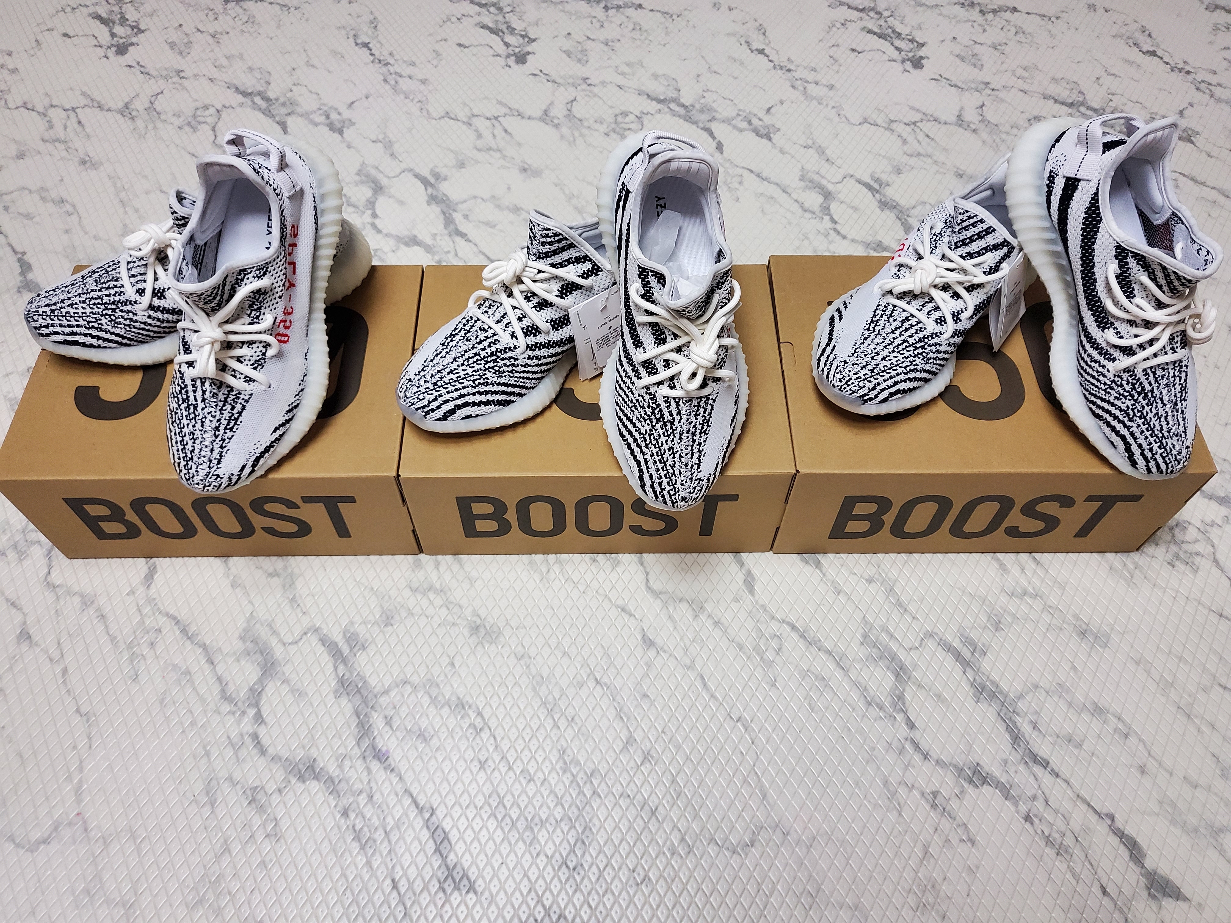 Adidas Yeezy Boost 350 V2 Zebra 2017/2019/2020 착용 스타일 - 2