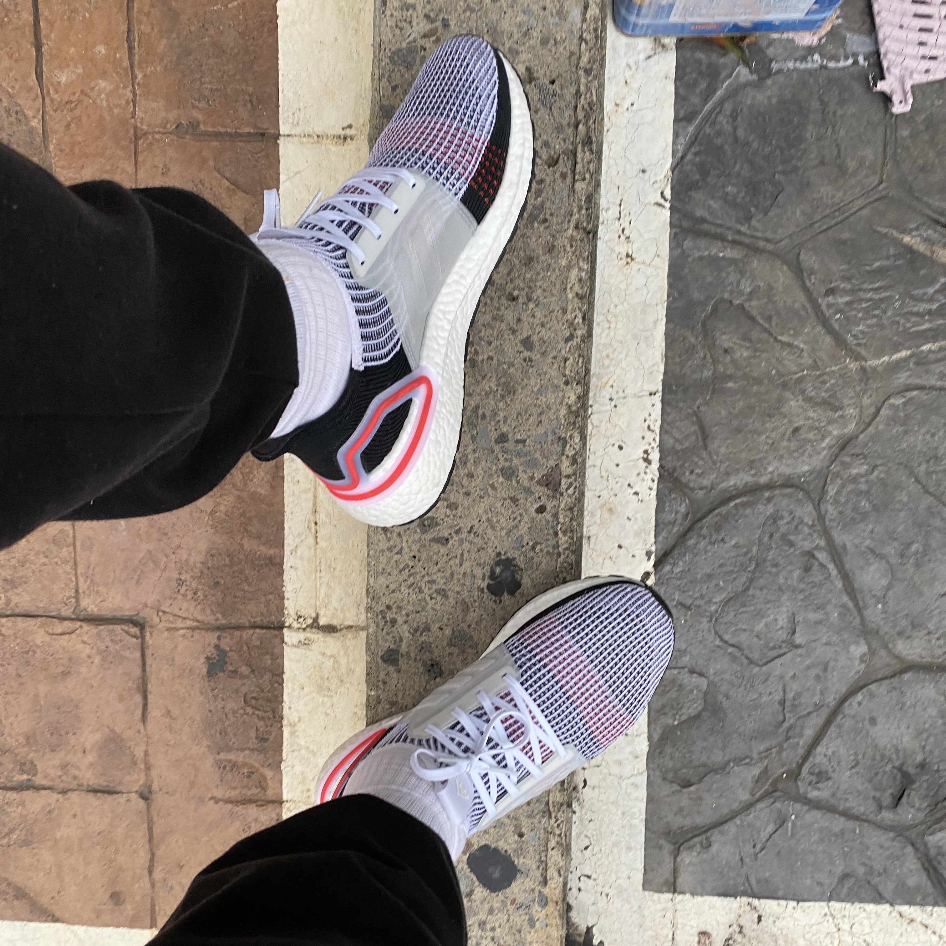 Adidas Ultraboost 19 Clear Brown 착용 스타일