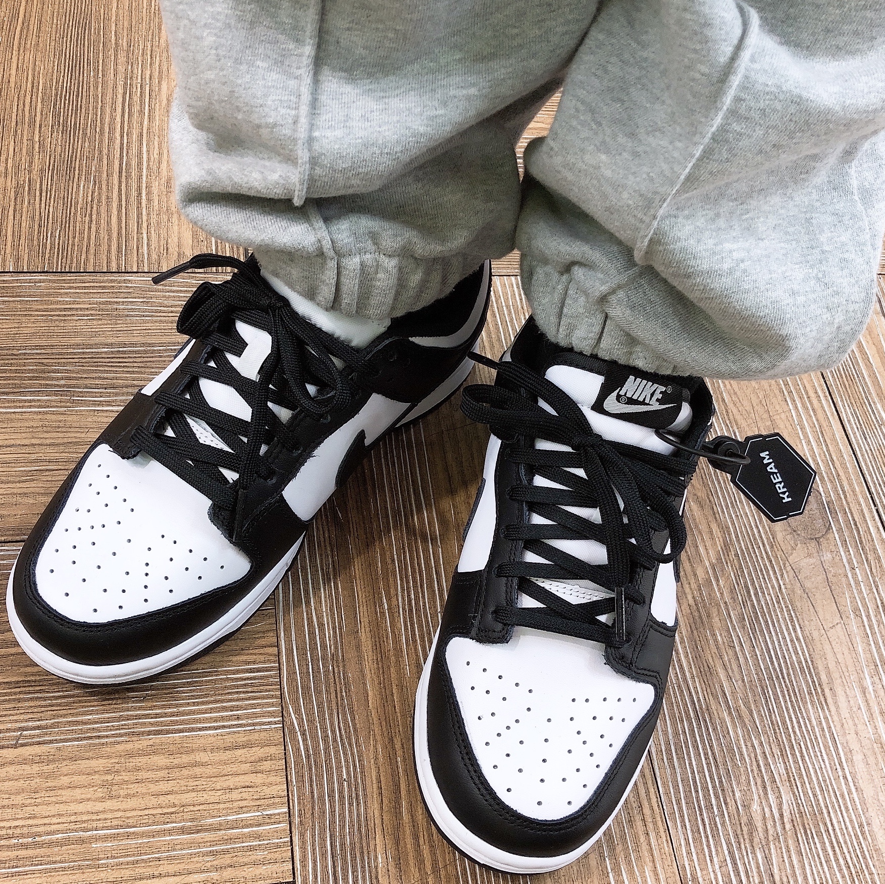 (W) Nike Dunk Low Black 착용 스타일
