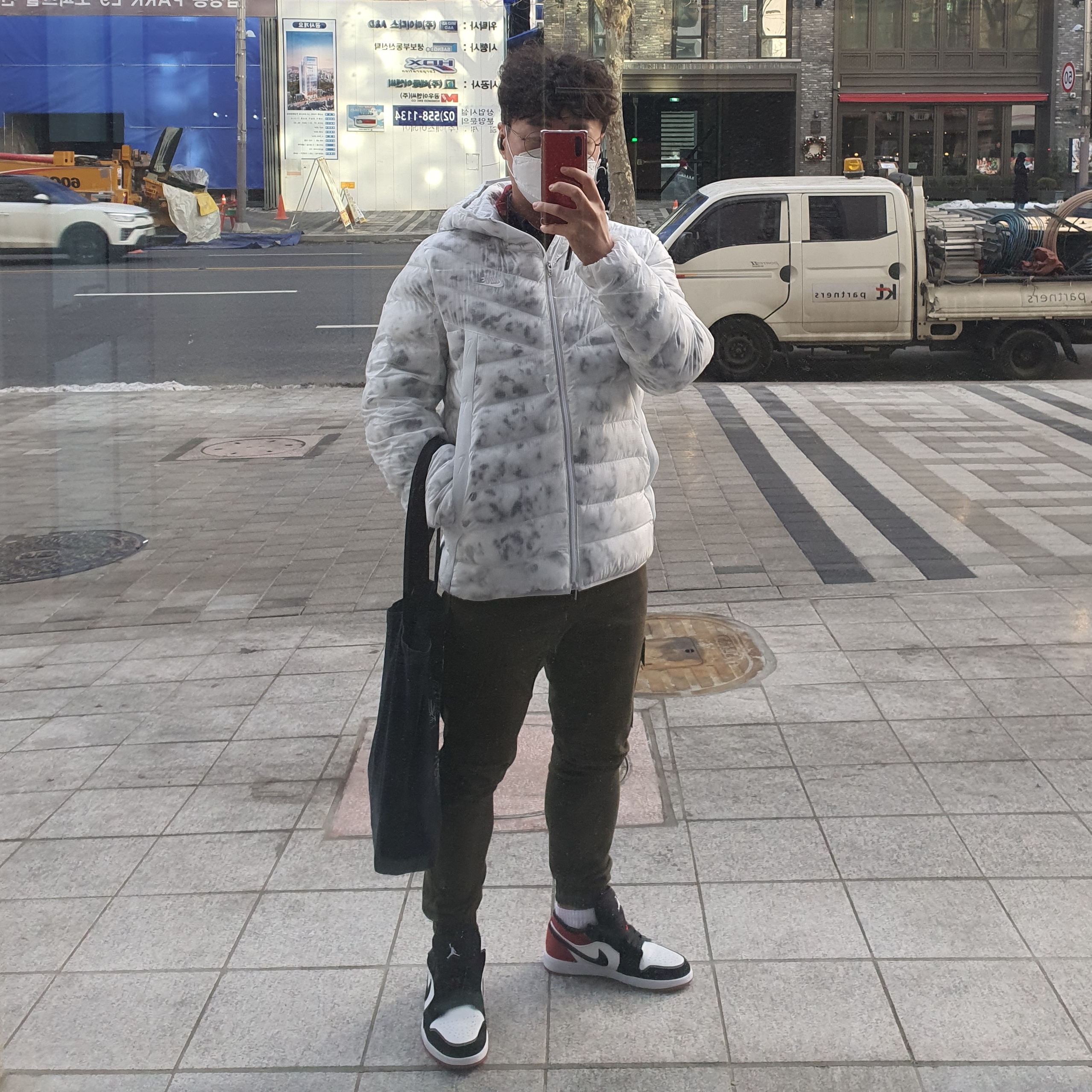 Jordan 1 Low Black Toe 착용 스타일 - 2