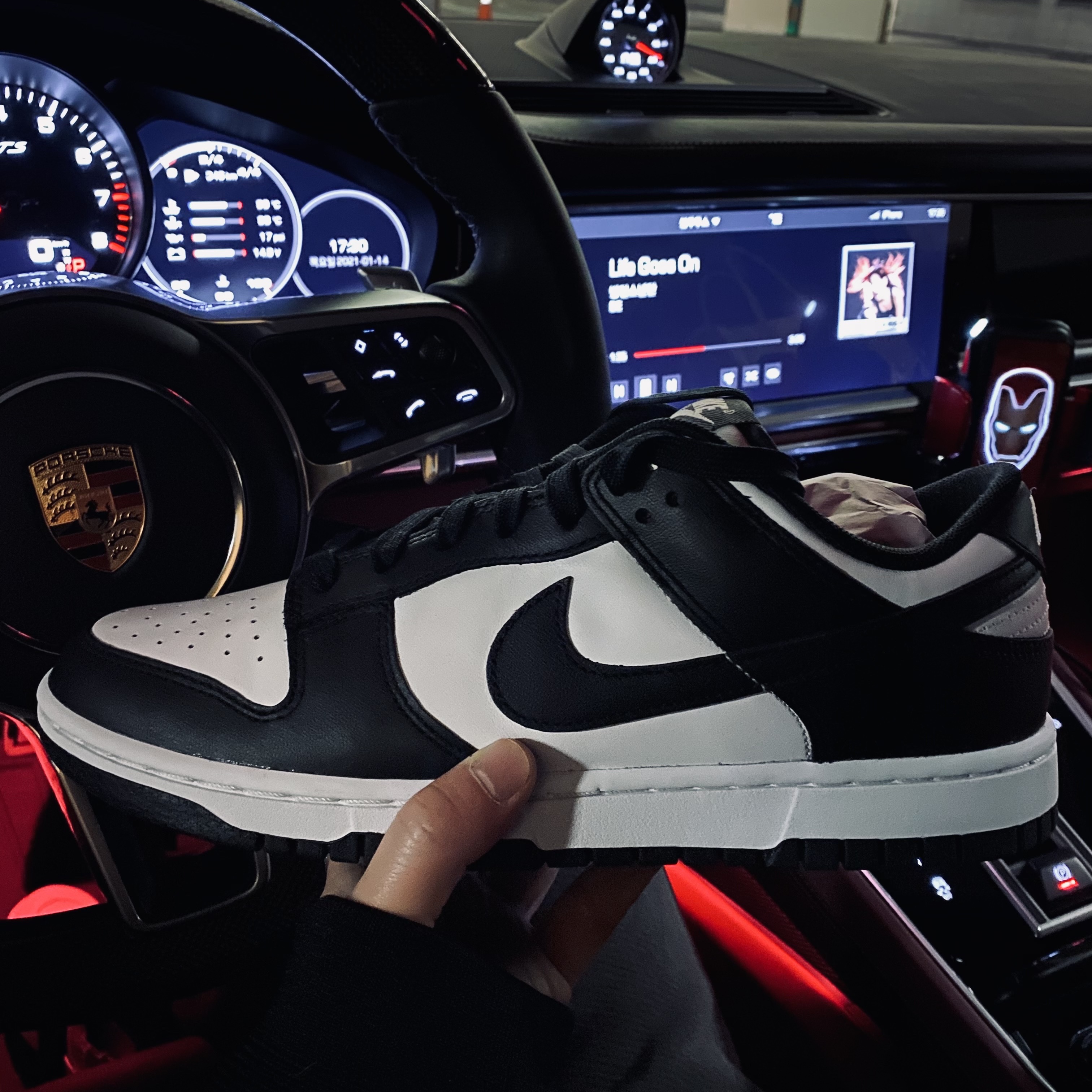 Nike Dunk Low Retro Black 착용 스타일