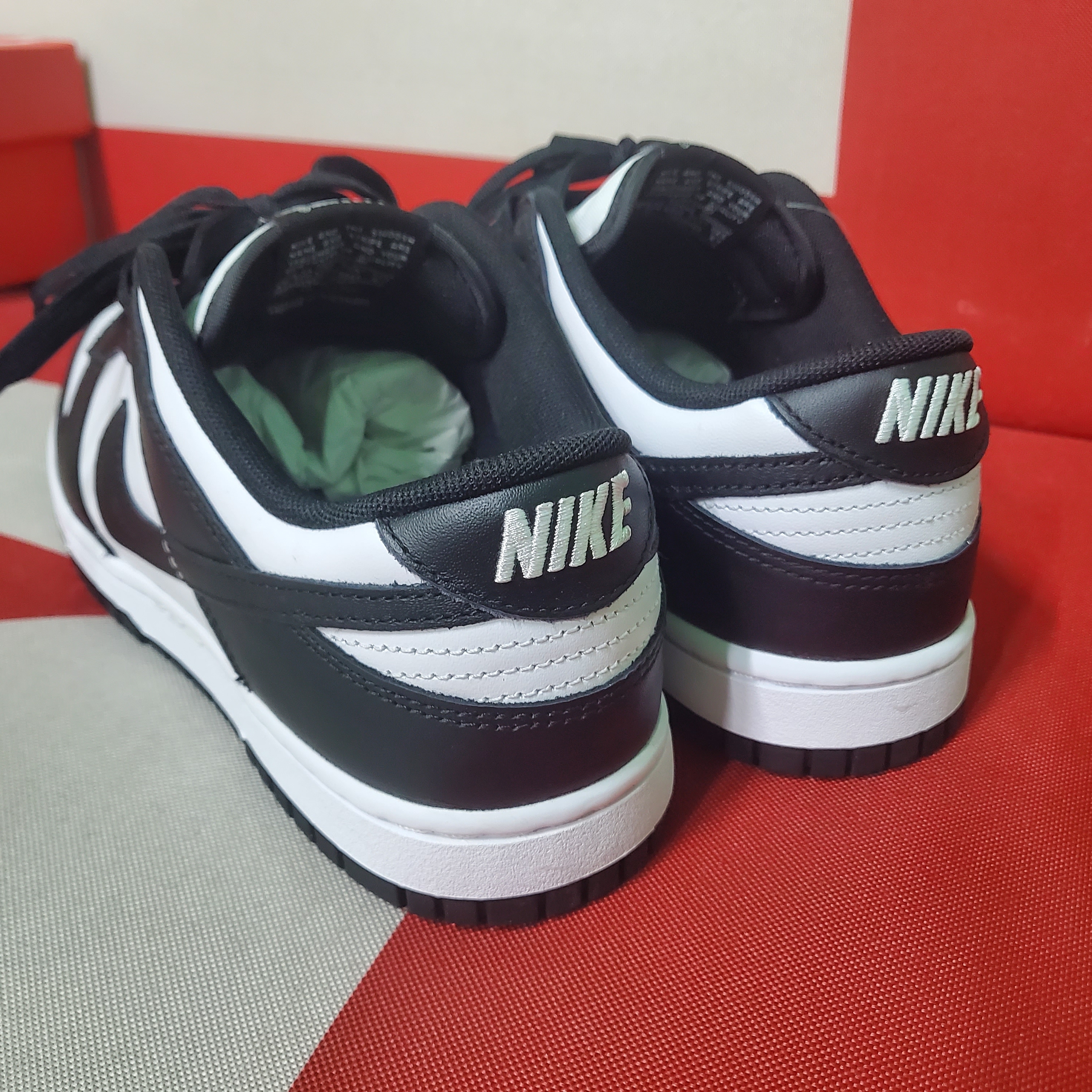Nike Dunk Low Retro Black 착용 스타일 - 5