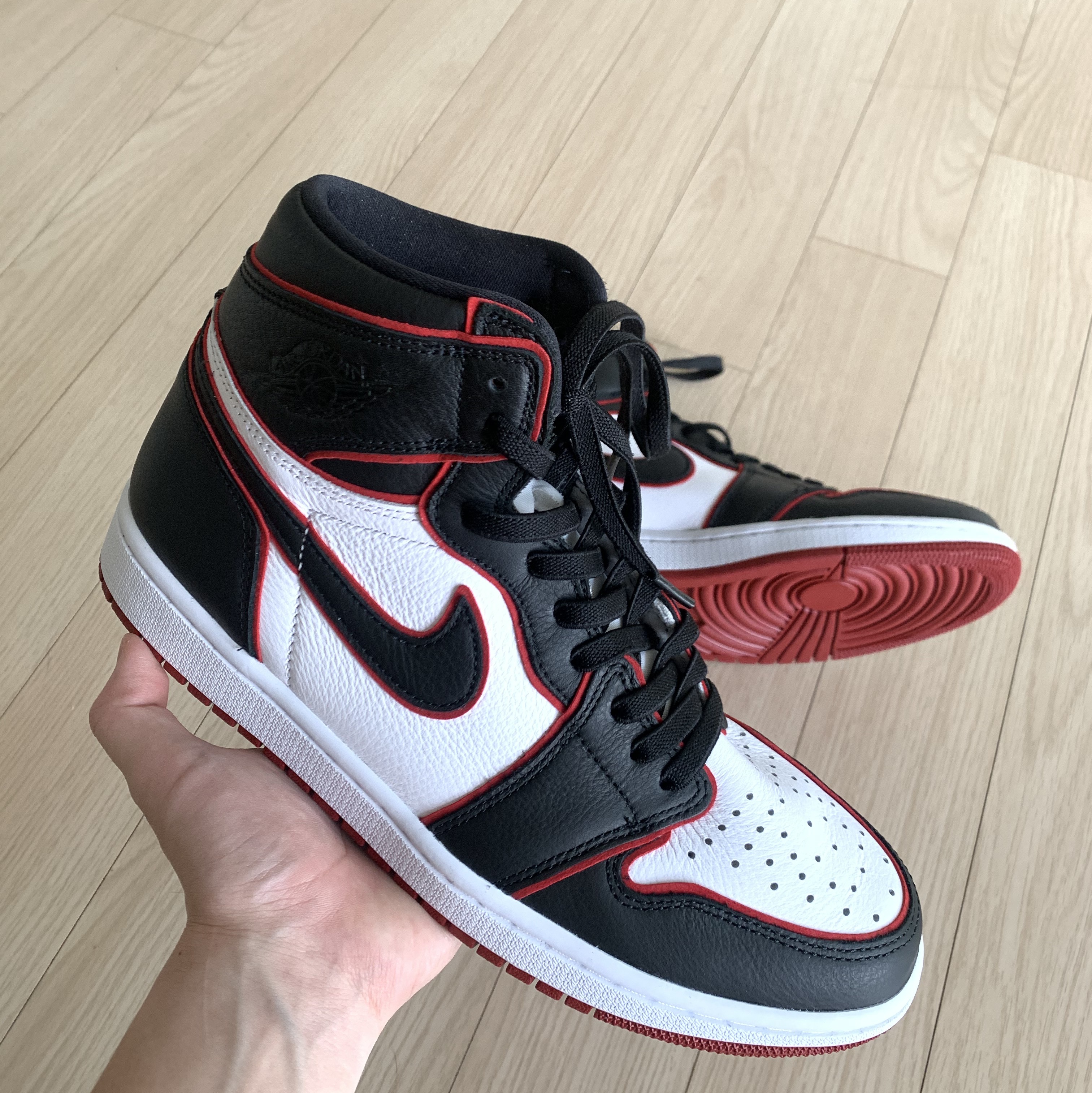 Jordan 1 Retro High OG Bloodline 착용 스타일 - 1