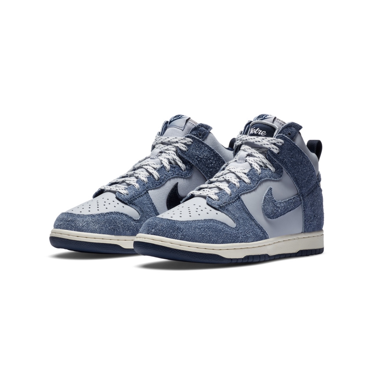 Nike x Undefeated Dunk Lux High White Infrared, Nike Dunk High Retro Vast Grey 착용 스타일 - 1