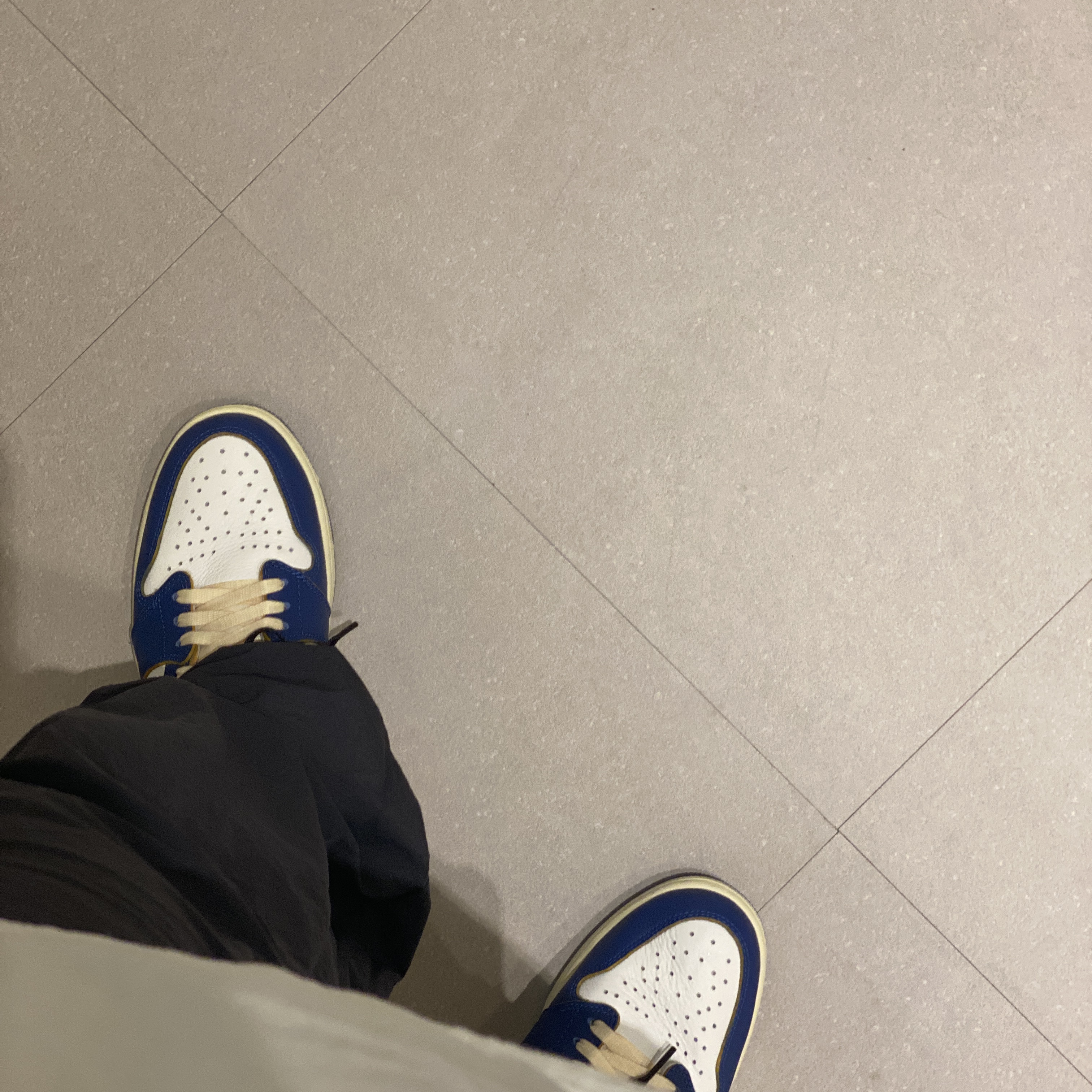 Jordan 1 x Union Retro High Blue Toe 착용 스타일 - 2