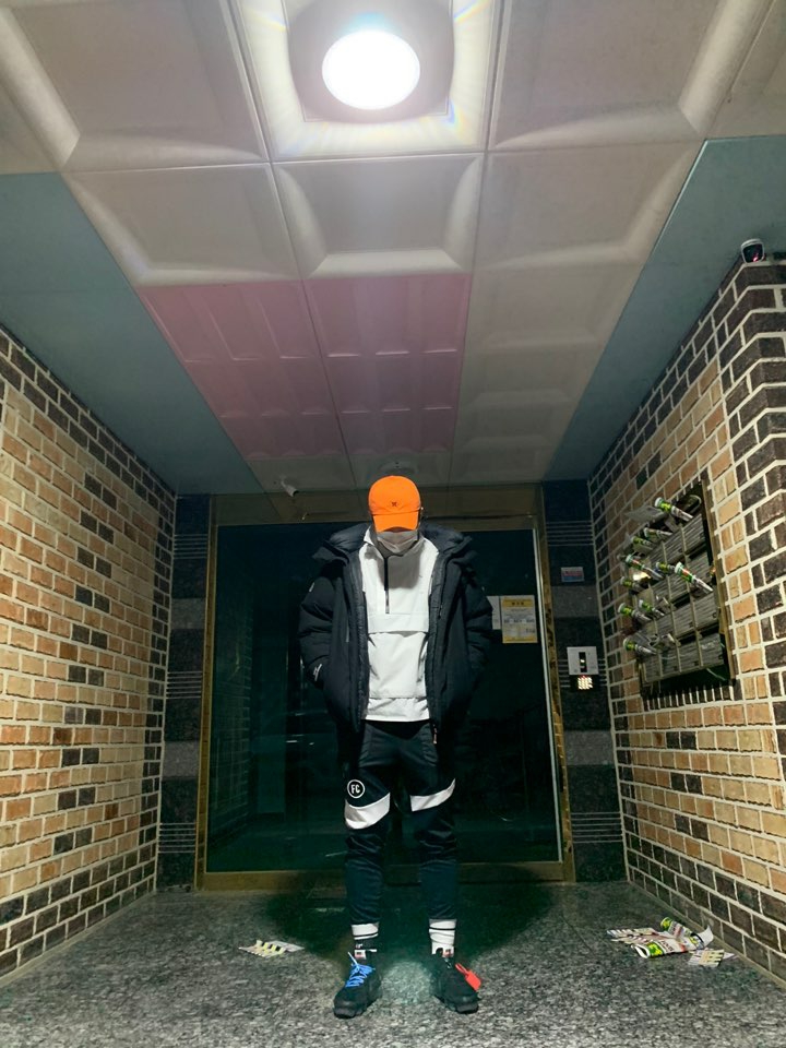 Nike x Off-White Air VaporMax V2 Black 착용 스타일 - 1