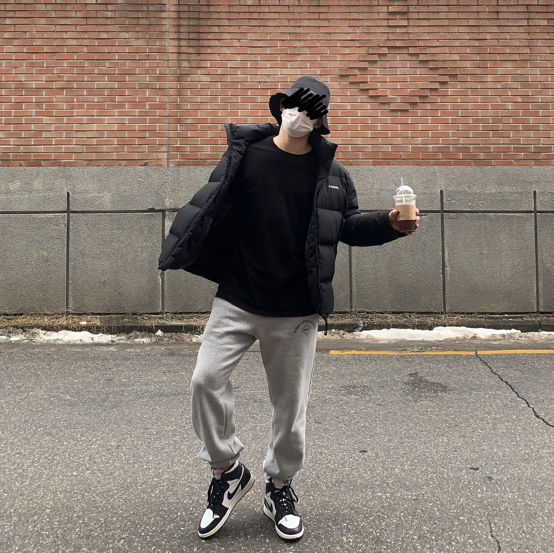 Jordan 1 Retro High OG Black White 2014 착용 스타일 - 2