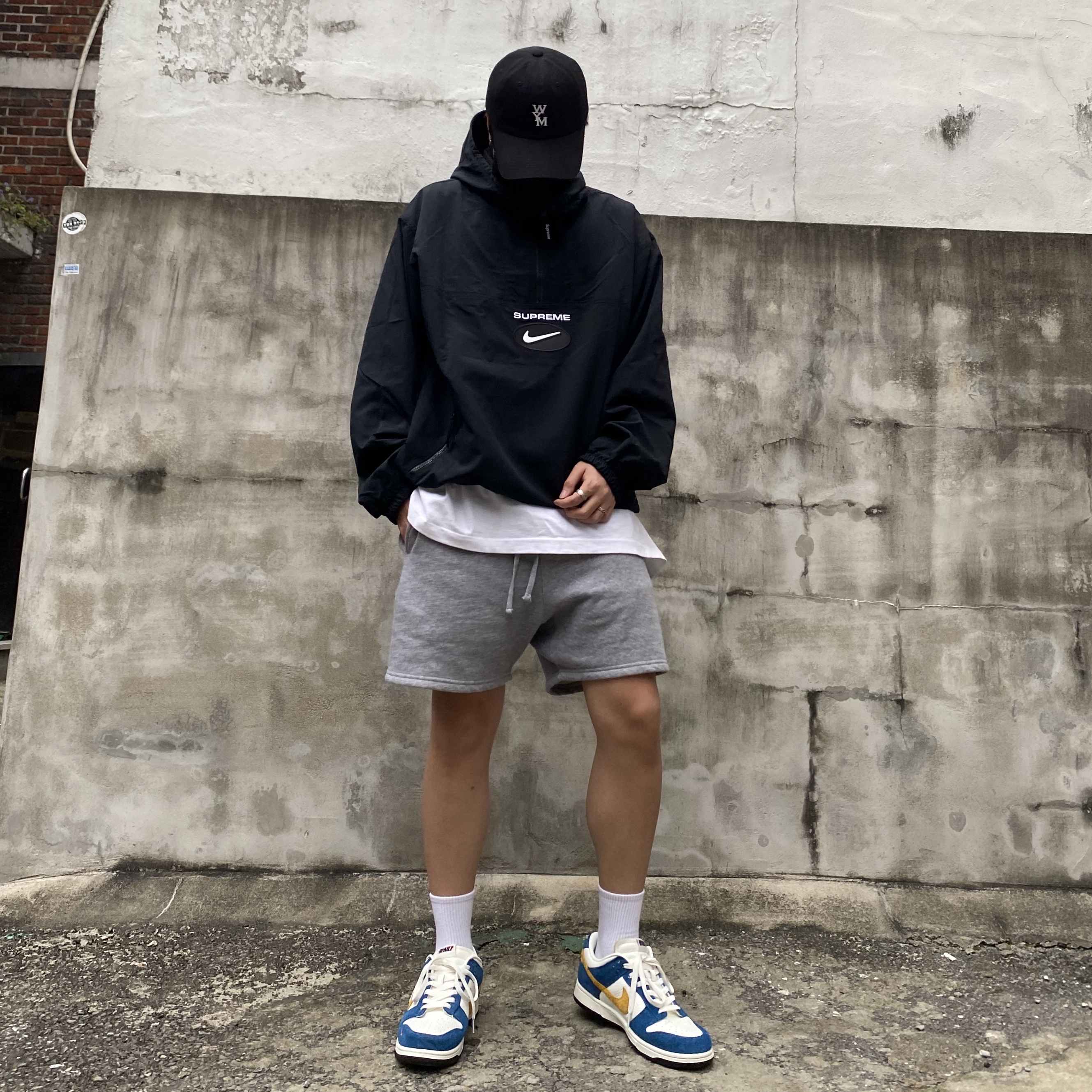 Nike x Kasina Dunk Low 80's Bus, Supreme x Nike Jewel Reversible Ripstop Anorak Black - 20FW 착용 스타일