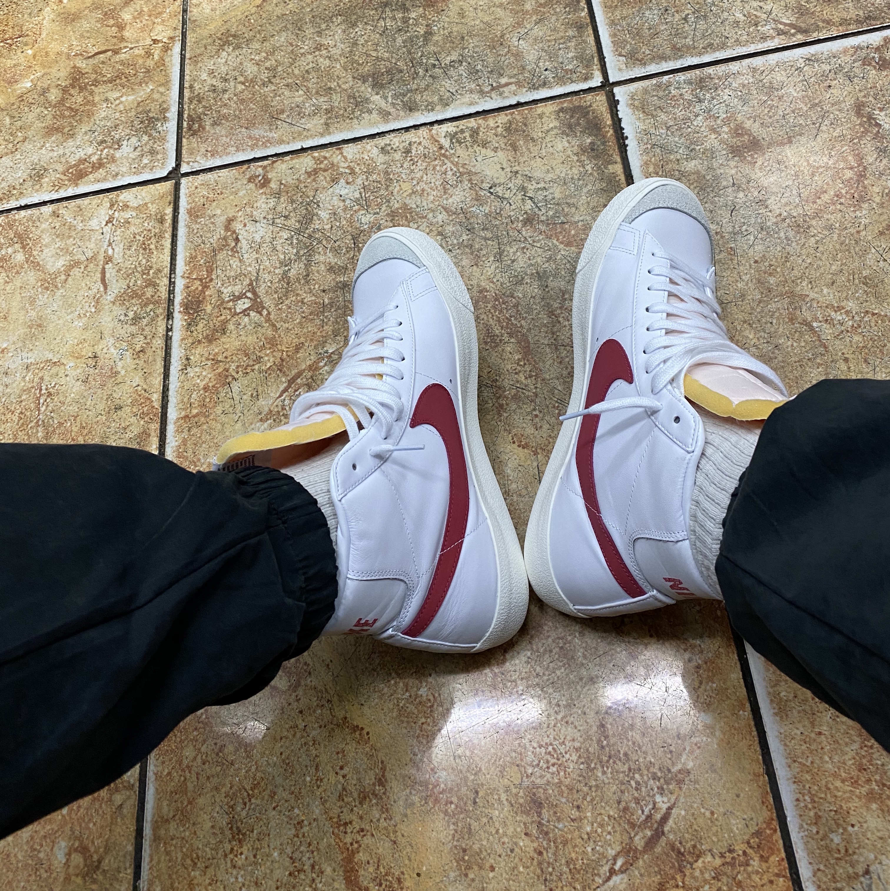Nike Blazer Mid '77 Vintage Brick Red 착용 스타일