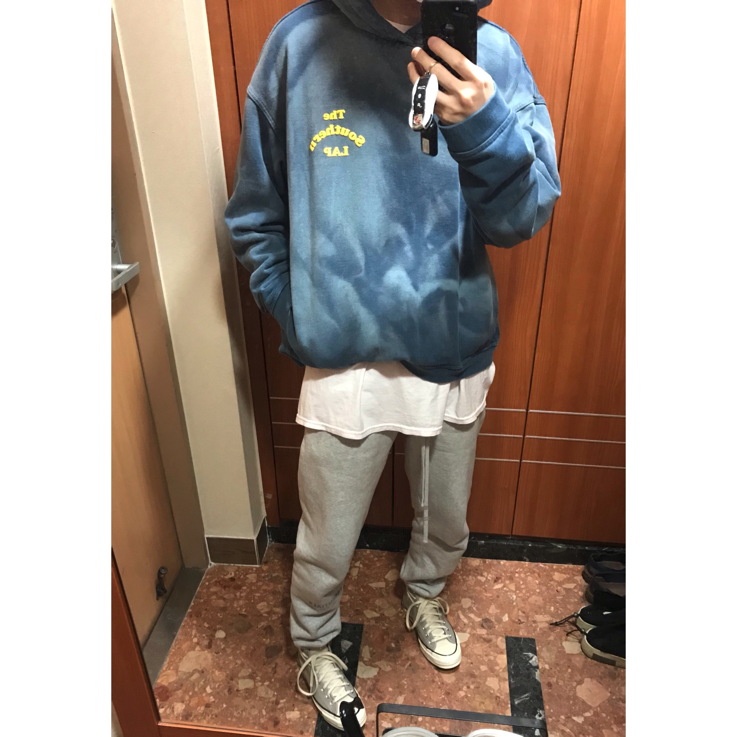 Converse x Fear of God Essentials Chuck 70 Hi Grey, Essentials Sweatpants Heather Grey - 20FW 착용 스타일 - 1