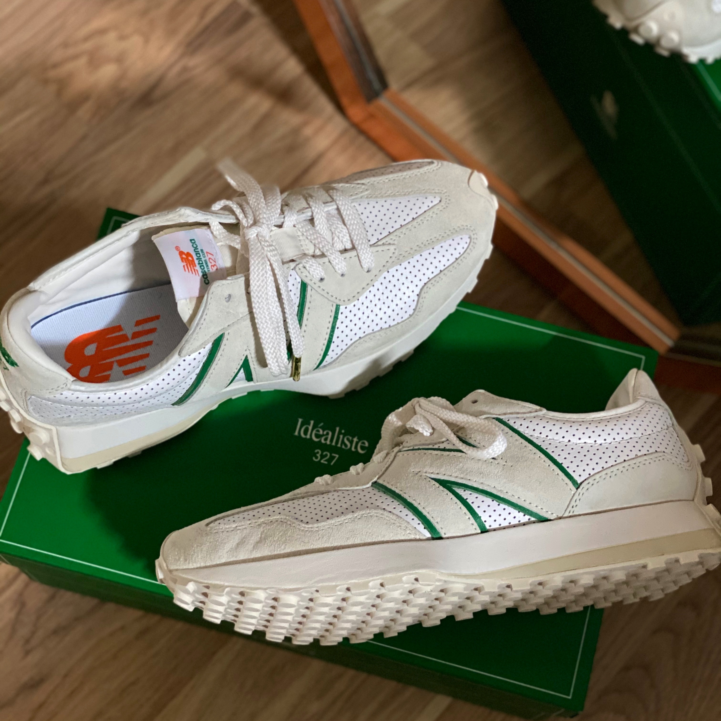New Balance x Casablanca 327 Idealist Off White Green, IAB Studio Half Zip Pullover Light Gray 착용 스타일 - 2