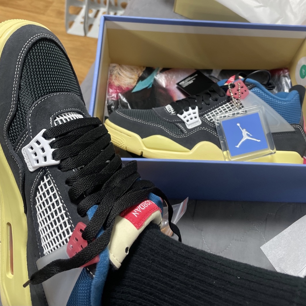 Jordan 4 x Union Retro Off Noir 착용 스타일